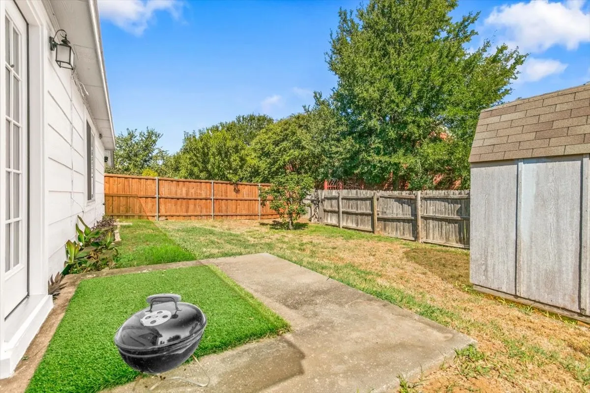 Single Family Residence For Rent in Tarrant County , 9061 Blue Ridge Trail, Fort Worth, Texas 76118, 3 Bedroom, 2 Bathroom, 2 Garage spaces, 1,780 Sqft, built in 1996, mls#21379789, Real Estate Agent in Fort Worth, Homes For Rent in Tarrant county, Homes For Rent in Fort Worth, Realtor in Fort Worth Texas, Real Estate Brokerage Independent Realty Texas, Luminita Cordes Realtor
