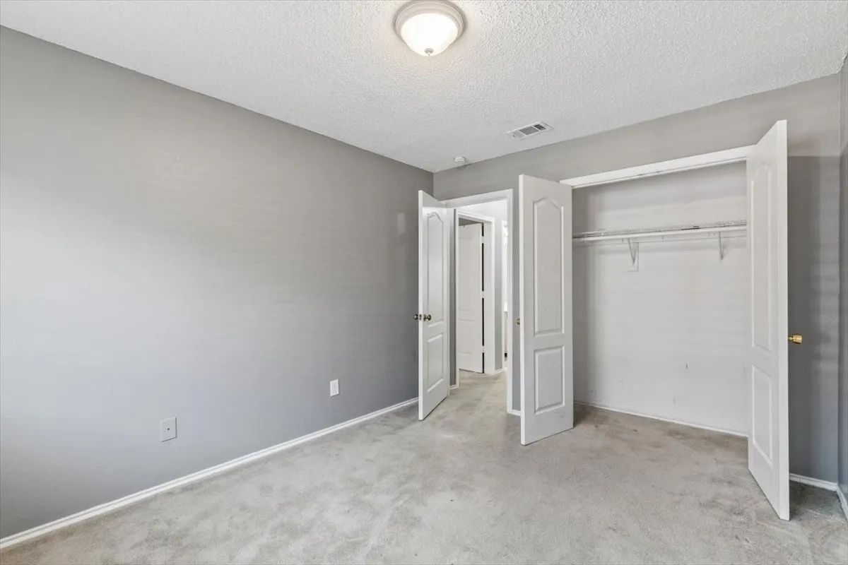 Single Family Residence For Rent in Tarrant County , 9061 Blue Ridge Trail, Fort Worth, Texas 76118, 3 Bedroom, 2 Bathroom, 2 Garage spaces, 1,780 Sqft, built in 1996, mls#21379789, Real Estate Agent in Fort Worth, Homes For Rent in Tarrant county, Homes For Rent in Fort Worth, Realtor in Fort Worth Texas, Real Estate Brokerage Independent Realty Texas, Luminita Cordes Realtor