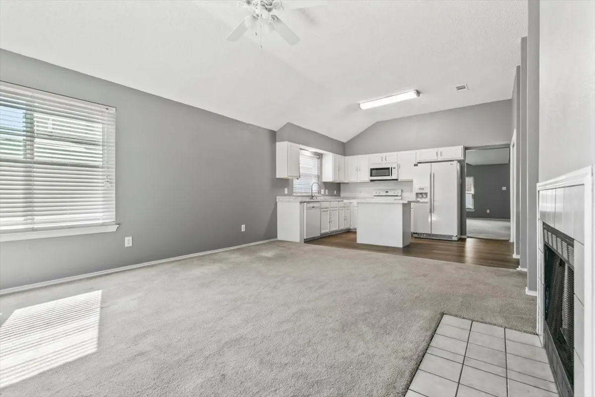 Single Family Residence For Rent in Tarrant County , 9061 Blue Ridge Trail, Fort Worth, Texas 76118, 3 Bedroom, 2 Bathroom, 2 Garage spaces, 1,780 Sqft, built in 1996, mls#21379789, Real Estate Agent in Fort Worth, Homes For Rent in Tarrant county, Homes For Rent in Fort Worth, Realtor in Fort Worth Texas, Real Estate Brokerage Independent Realty Texas, Luminita Cordes Realtor