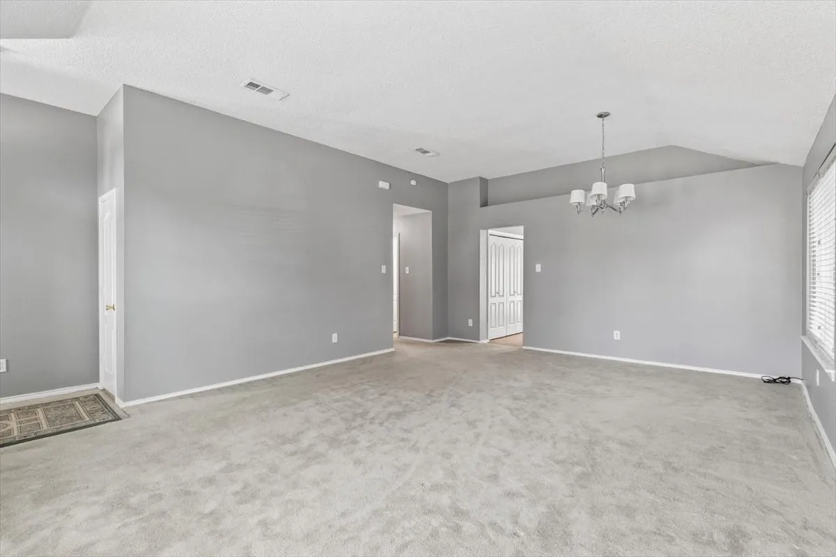 Single Family Residence For Rent in Tarrant County , 9061 Blue Ridge Trail, Fort Worth, Texas 76118, 3 Bedroom, 2 Bathroom, 2 Garage spaces, 1,780 Sqft, built in 1996, mls#21379789, Real Estate Agent in Fort Worth, Homes For Rent in Tarrant county, Homes For Rent in Fort Worth, Realtor in Fort Worth Texas, Real Estate Brokerage Independent Realty Texas, Luminita Cordes Realtor