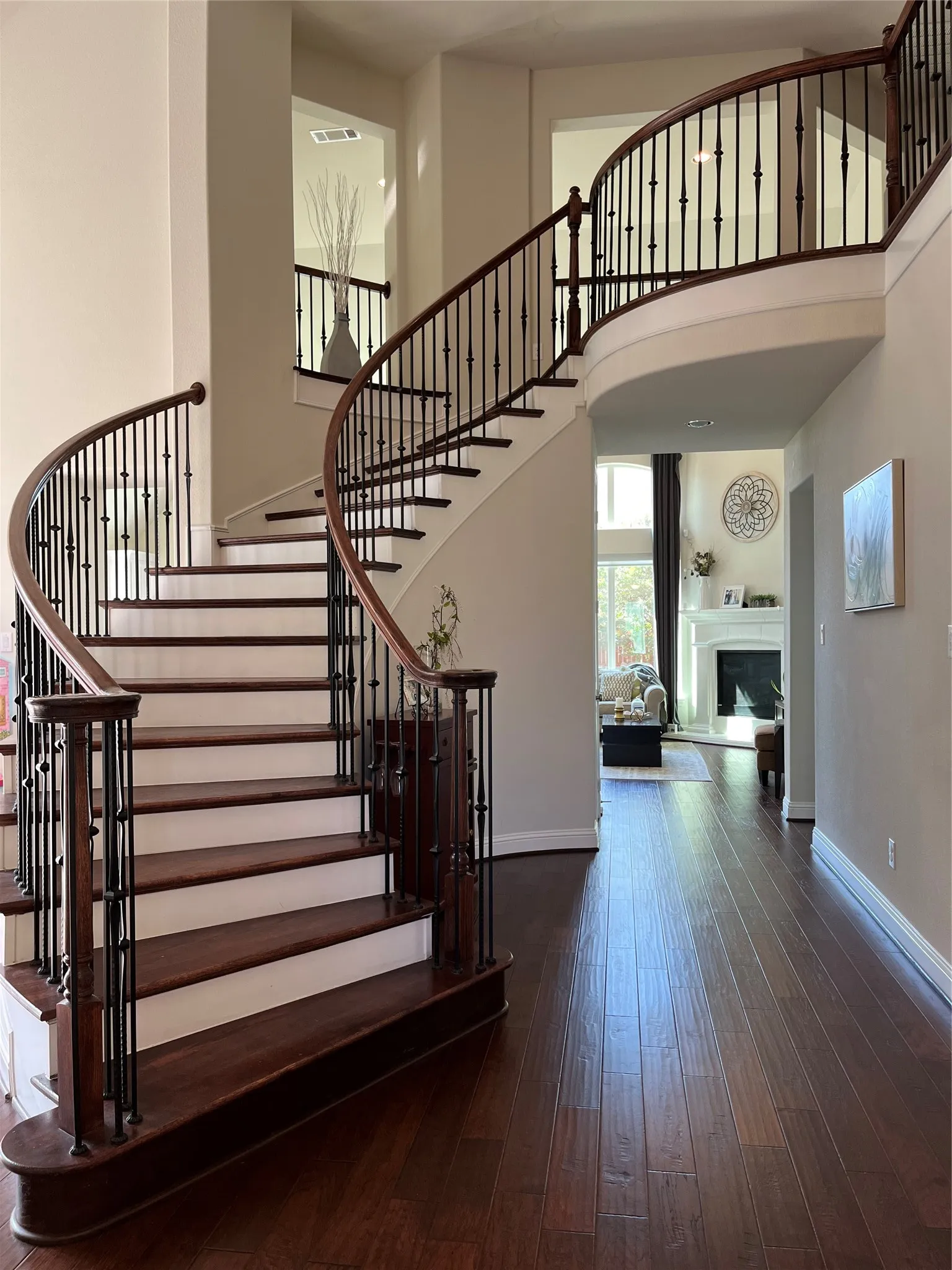 Single Family Residence For Rent in Collin County , 965 Holt Lane, Allen, Texas 75013, 6 Bedroom, 4 Bathroom, 3 Garage spaces, 4,022 Sqft, built in 2017, mls#21378785, Real Estate Agent in Allen, Homes For Rent in Collin county, Homes For Rent in Allen, Realtor in Allen Texas, Real Estate Brokerage Independent Realty Texas, Luminita Cordes Realtor