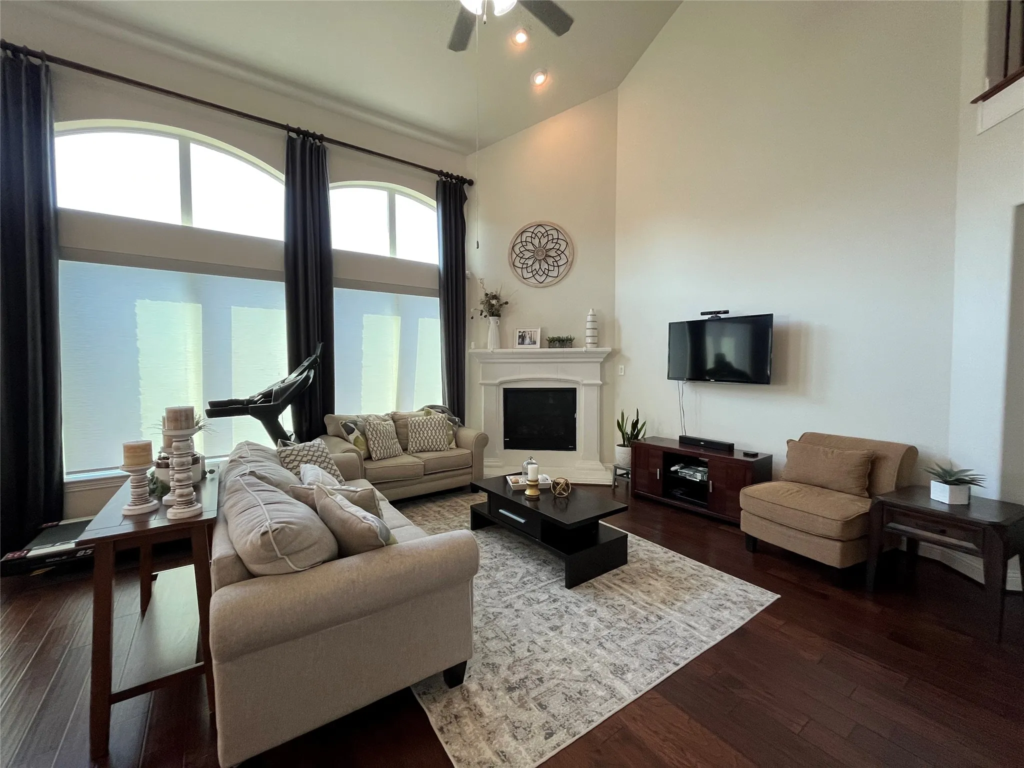 Single Family Residence For Rent in Collin County , 965 Holt Lane, Allen, Texas 75013, 6 Bedroom, 4 Bathroom, 3 Garage spaces, 4,022 Sqft, built in 2017, mls#21378785, Real Estate Agent in Allen, Homes For Rent in Collin county, Homes For Rent in Allen, Realtor in Allen Texas, Real Estate Brokerage Independent Realty Texas, Luminita Cordes Realtor