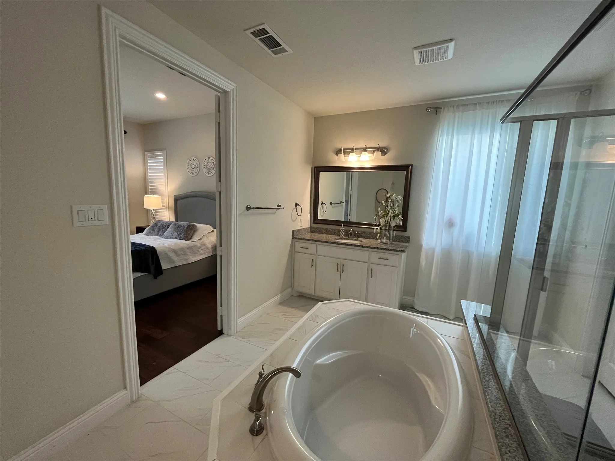 Single Family Residence For Rent in Collin County , 965 Holt Lane, Allen, Texas 75013, 6 Bedroom, 4 Bathroom, 3 Garage spaces, 4,022 Sqft, built in 2017, mls#21378785, Real Estate Agent in Allen, Homes For Rent in Collin county, Homes For Rent in Allen, Realtor in Allen Texas, Real Estate Brokerage Independent Realty Texas, Luminita Cordes Realtor