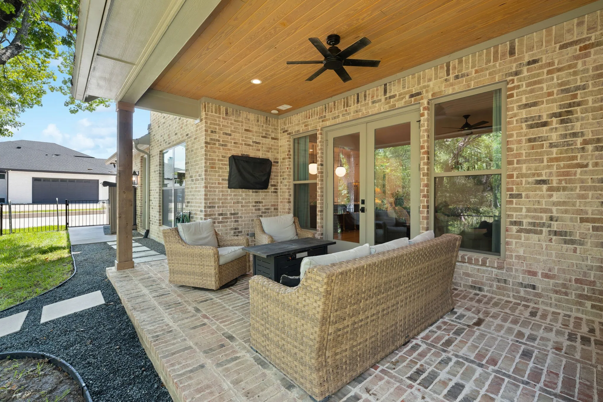 Single Family Residence For Sale in Dallas County , 477 Stone Canyon Drive, Sunnyvale, Texas 75182, 4 Bedroom, 3 Bathroom, 3 Garage spaces, 3,402 Sqft, built in 2023, mls#21378763, Real Estate Agent in Sunnyvale, Homes For Sale in Dallas county, Homes For Sale in Sunnyvale, Realtor in Sunnyvale Texas, Real Estate Brokerage Independent Realty Texas, Luminita Cordes Realtor