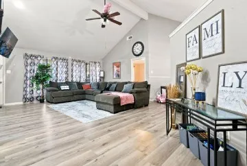 Single Family Residence For Sale in Dallas County , 937 Knollwood Drive, De Soto, Texas 75115, 4 Bedroom, 2 Bathroom, 1 Garage spaces, 1,815 Sqft, built in 1987, mls#21379795, Real Estate Agent in De Soto, Homes For Sale in Dallas county, Homes For Sale in De Soto, Realtor in De Soto Texas, Real Estate Brokerage Independent Realty Texas, Luminita Cordes Realtor