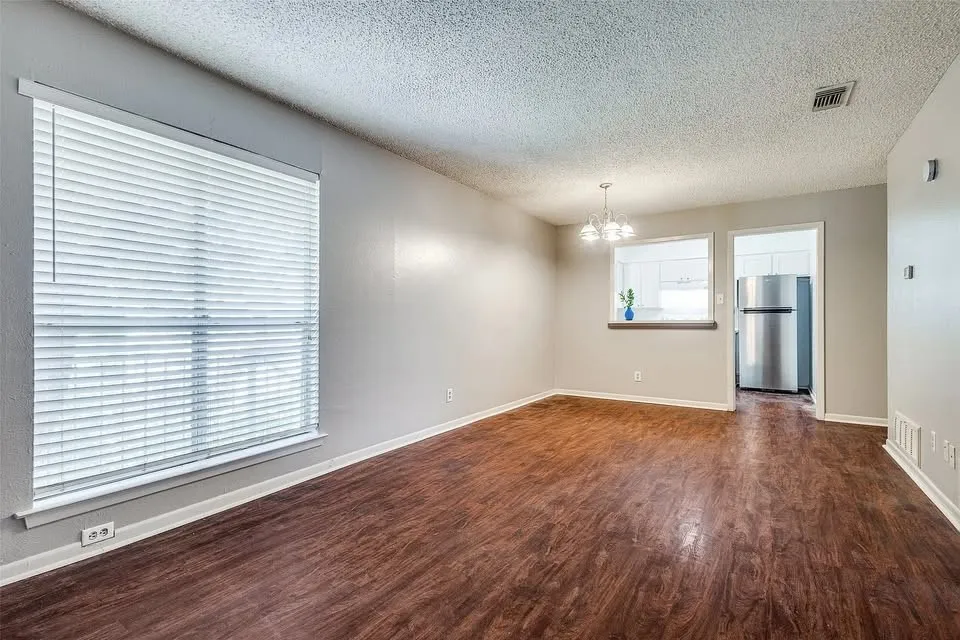 Apartment For Rent in Denton County , 627 Texas Street, Denton, Texas 76209, 2 Bedroom, 2 Bathroom, Garage spaces, 912 Sqft, built in 1970, mls#21379797, Real Estate Agent in Denton, Homes For Rent in Denton county, Homes For Rent in Denton, Realtor in Denton Texas, Real Estate Brokerage Independent Realty Texas, Luminita Cordes Realtor
