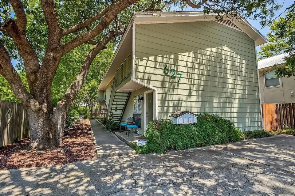 Apartment For Rent in Denton County , 627 Texas Street, Denton, Texas 76209, 2 Bedroom, 2 Bathroom, Garage spaces, 912 Sqft, built in 1970, mls#21379797, Real Estate Agent in Denton, Homes For Rent in Denton county, Homes For Rent in Denton, Realtor in Denton Texas, Real Estate Brokerage Independent Realty Texas, Luminita Cordes Realtor