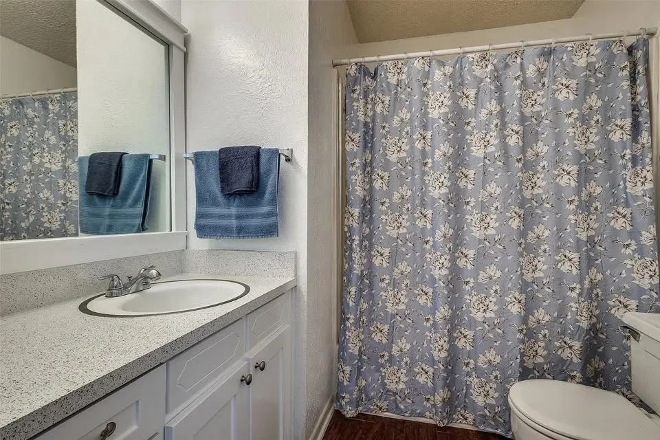 Apartment For Rent in Denton County , 627 Texas Street, Denton, Texas 76209, 2 Bedroom, 2 Bathroom, Garage spaces, 912 Sqft, built in 1970, mls#21379797, Real Estate Agent in Denton, Homes For Rent in Denton county, Homes For Rent in Denton, Realtor in Denton Texas, Real Estate Brokerage Independent Realty Texas, Luminita Cordes Realtor