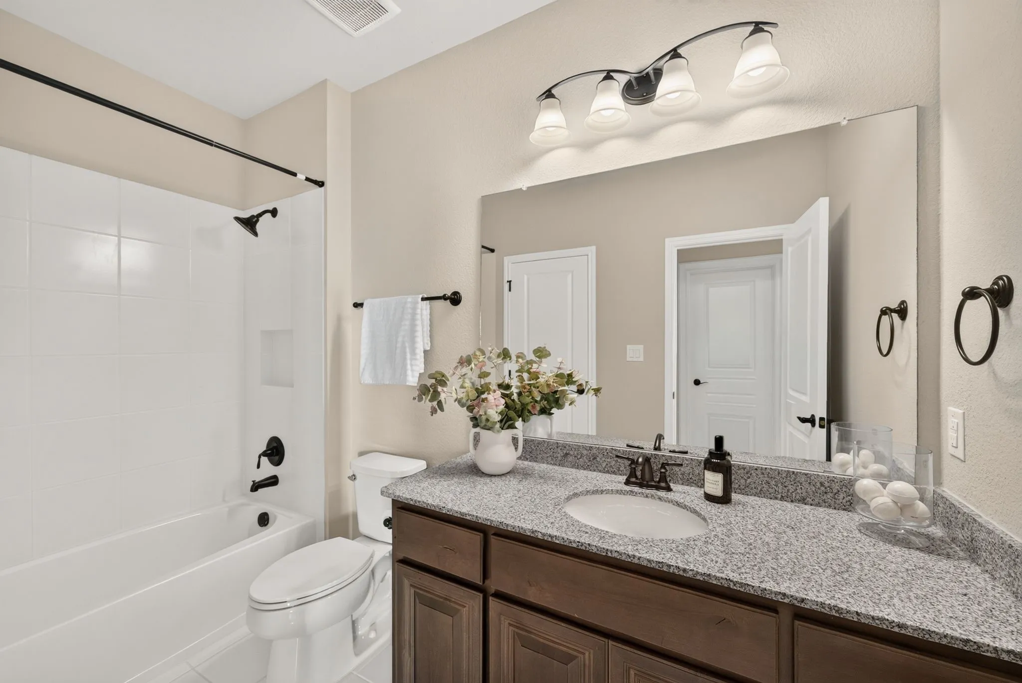 Single Family Residence For Sale in Collin County , 6225 Rocca Valle Drive, Mc Kinney, Texas 75071, 4 Bedroom, 5 Bathroom, 3 Garage spaces, 4,149 Sqft, built in 2021, mls#21377957, Real Estate Agent in Mc Kinney, Homes For Sale in Collin county, Homes For Sale in Mc Kinney, Realtor in Mc Kinney Texas, Real Estate Brokerage Independent Realty Texas, Luminita Cordes Realtor