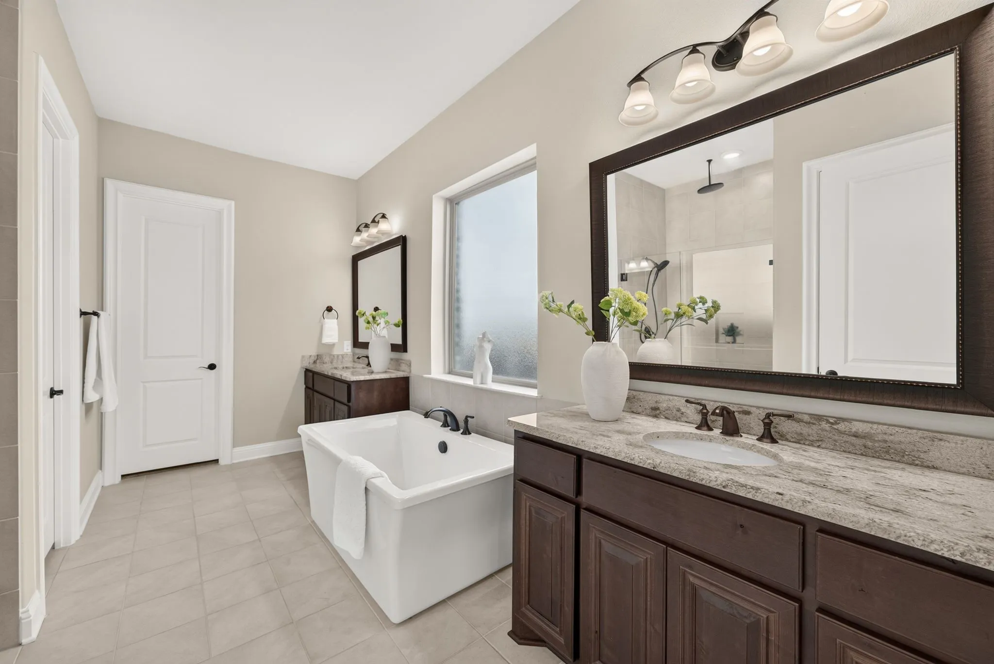 Single Family Residence For Sale in Collin County , 6225 Rocca Valle Drive, Mc Kinney, Texas 75071, 4 Bedroom, 5 Bathroom, 3 Garage spaces, 4,149 Sqft, built in 2021, mls#21377957, Real Estate Agent in Mc Kinney, Homes For Sale in Collin county, Homes For Sale in Mc Kinney, Realtor in Mc Kinney Texas, Real Estate Brokerage Independent Realty Texas, Luminita Cordes Realtor