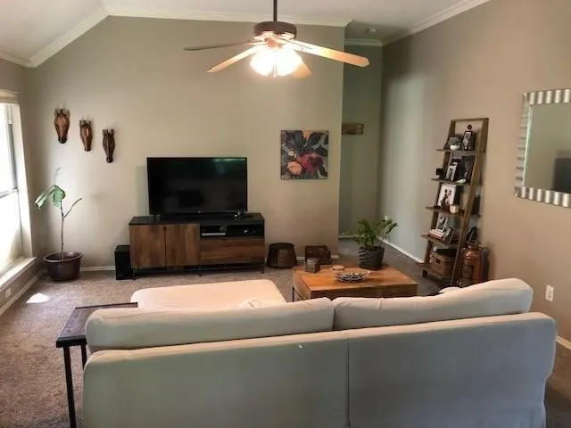 Single Family Residence For Rent in Denton County , 1005 Calgary Court, Lewisville, Texas 75077, 3 Bedroom, 2 Bathroom, 2 Garage spaces, 1,667 Sqft, built in 1995, mls#21379802, Real Estate Agent in Lewisville, Homes For Rent in Denton county, Homes For Rent in Lewisville, Realtor in Lewisville Texas, Real Estate Brokerage Independent Realty Texas, Luminita Cordes Realtor
