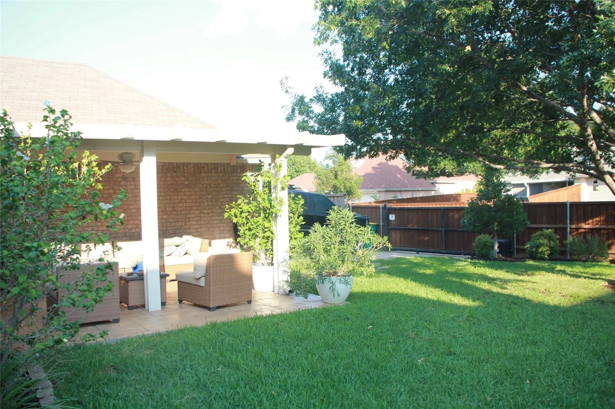Single Family Residence For Rent in Denton County , 1005 Calgary Court, Lewisville, Texas 75077, 3 Bedroom, 2 Bathroom, 2 Garage spaces, 1,667 Sqft, built in 1995, mls#21379802, Real Estate Agent in Lewisville, Homes For Rent in Denton county, Homes For Rent in Lewisville, Realtor in Lewisville Texas, Real Estate Brokerage Independent Realty Texas, Luminita Cordes Realtor