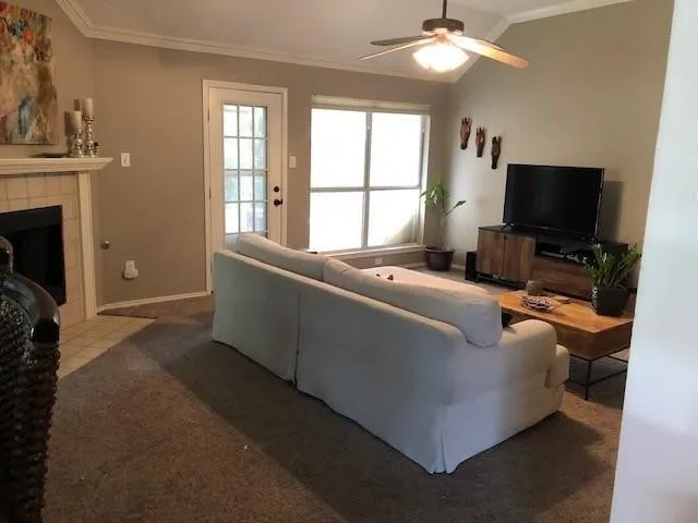 Single Family Residence For Rent in Denton County , 1005 Calgary Court, Lewisville, Texas 75077, 3 Bedroom, 2 Bathroom, 2 Garage spaces, 1,667 Sqft, built in 1995, mls#21379802, Real Estate Agent in Lewisville, Homes For Rent in Denton county, Homes For Rent in Lewisville, Realtor in Lewisville Texas, Real Estate Brokerage Independent Realty Texas, Luminita Cordes Realtor
