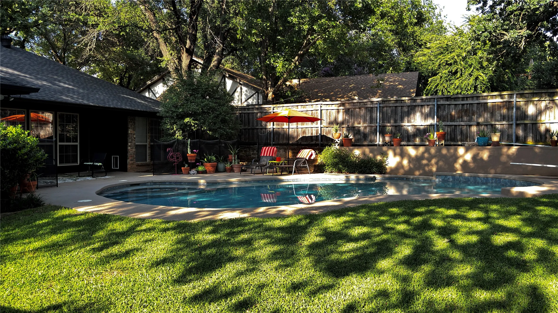 Single Family Residence For Sale in Tarrant County , 500 Sunlight Court, Arlington, Texas 76006, 4 Bedroom, 3 Bathroom, 2 Garage spaces, 2,286 Sqft, built in 1978, mls#21379799, Real Estate Agent in Arlington, Homes For Sale in Tarrant county, Homes For Sale in Arlington, Realtor in Arlington Texas, Real Estate Brokerage Independent Realty Texas, Luminita Cordes Realtor