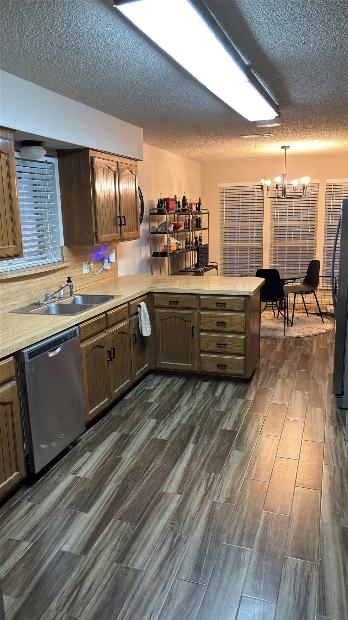 Single Family Residence For Sale in Tarrant County , 500 Sunlight Court, Arlington, Texas 76006, 4 Bedroom, 3 Bathroom, 2 Garage spaces, 2,286 Sqft, built in 1978, mls#21379799, Real Estate Agent in Arlington, Homes For Sale in Tarrant county, Homes For Sale in Arlington, Realtor in Arlington Texas, Real Estate Brokerage Independent Realty Texas, Luminita Cordes Realtor