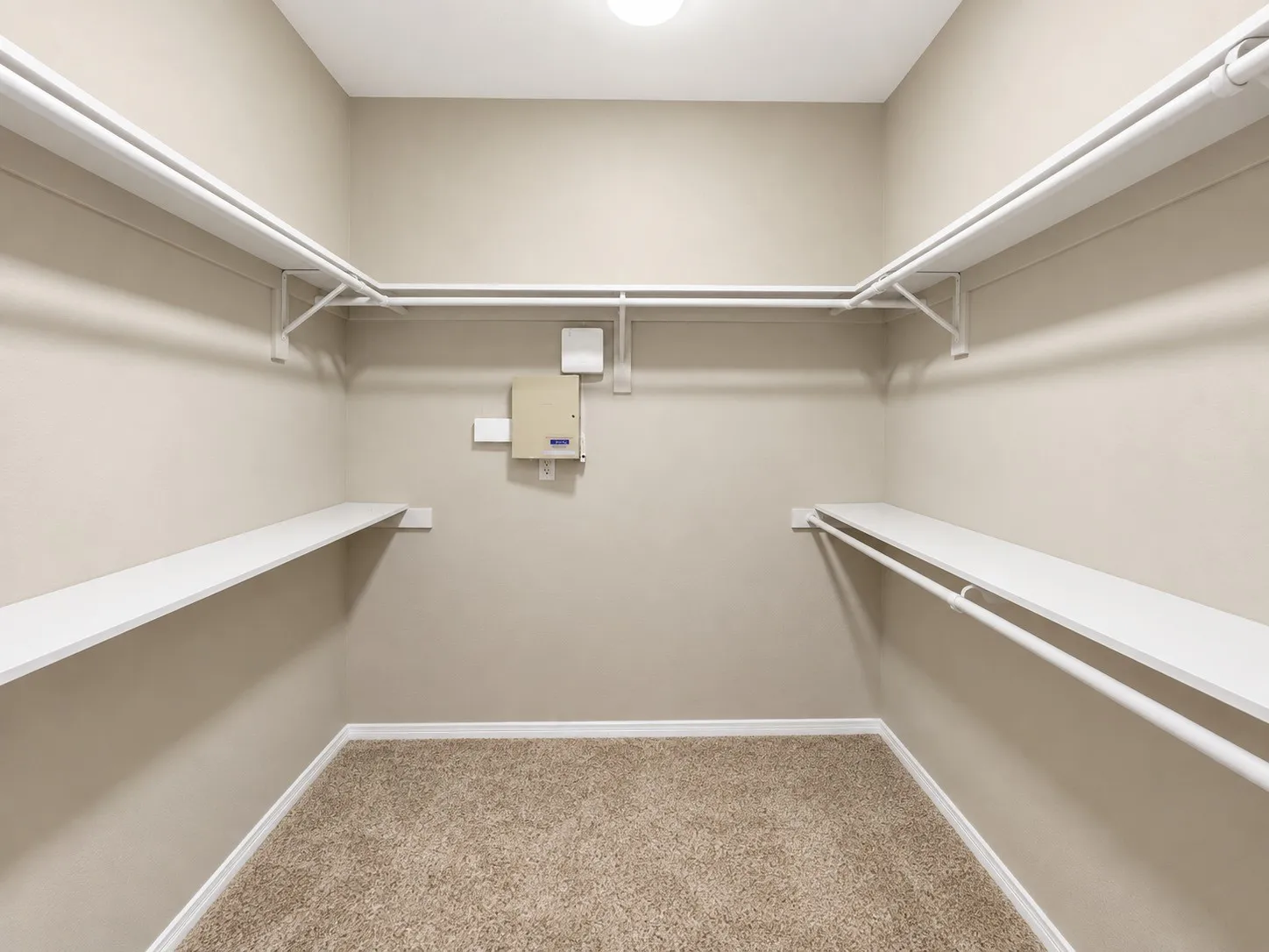 Duplex For Sale in Tarrant County , 815 Valleybrooke Drive, Arlington, Texas 76001, 6 Bedroom, 6 Bathroom, 4 Garage spaces, 0 Sqft, built in 2002, mls#21379776, Real Estate Agent in Arlington, Homes For Sale in Tarrant county, Homes For Sale in Arlington, Realtor in Arlington Texas, Real Estate Brokerage Independent Realty Texas, Luminita Cordes Realtor