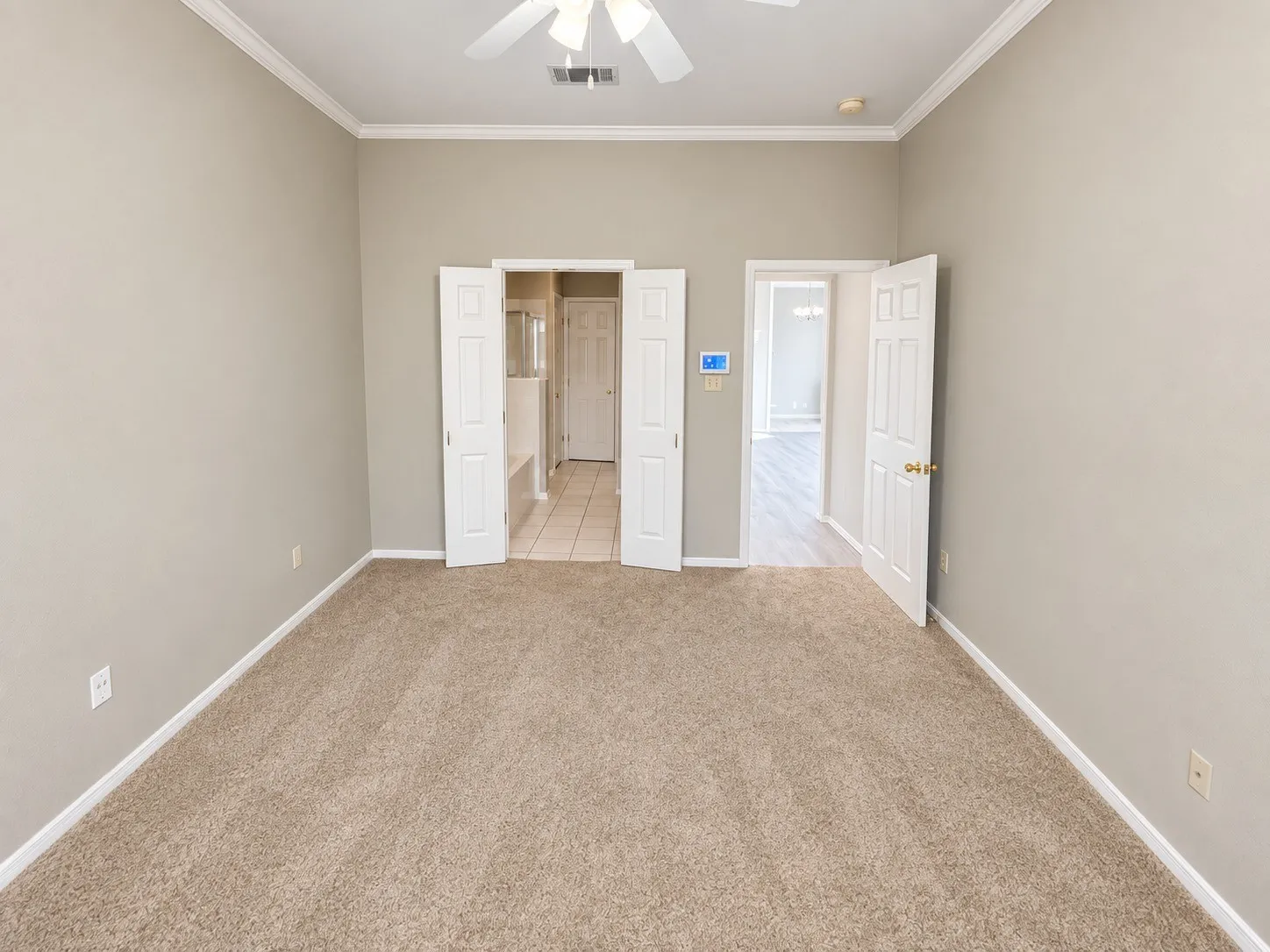 Duplex For Sale in Tarrant County , 815 Valleybrooke Drive, Arlington, Texas 76001, 6 Bedroom, 6 Bathroom, 4 Garage spaces, 0 Sqft, built in 2002, mls#21379776, Real Estate Agent in Arlington, Homes For Sale in Tarrant county, Homes For Sale in Arlington, Realtor in Arlington Texas, Real Estate Brokerage Independent Realty Texas, Luminita Cordes Realtor
