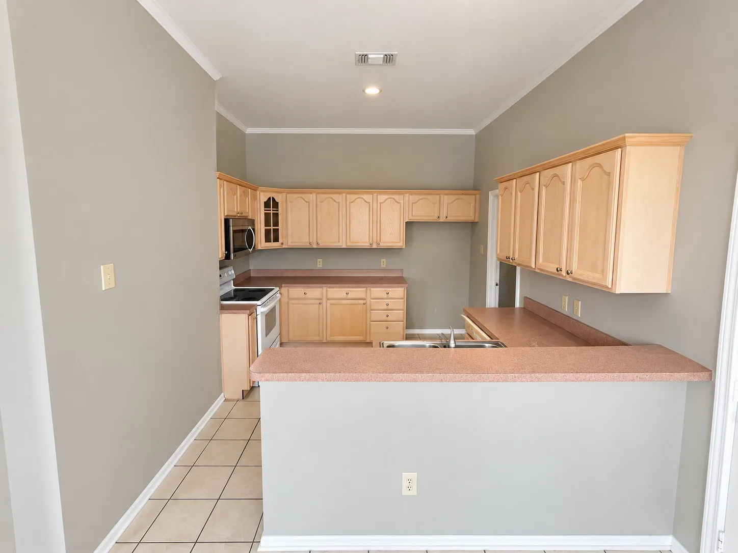 Duplex For Sale in Tarrant County , 815 Valleybrooke Drive, Arlington, Texas 76001, 6 Bedroom, 6 Bathroom, 4 Garage spaces, 0 Sqft, built in 2002, mls#21379776, Real Estate Agent in Arlington, Homes For Sale in Tarrant county, Homes For Sale in Arlington, Realtor in Arlington Texas, Real Estate Brokerage Independent Realty Texas, Luminita Cordes Realtor