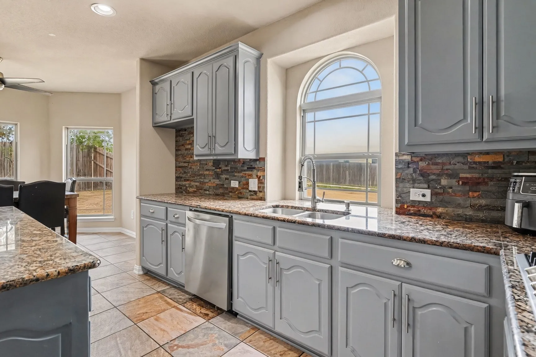 Single Family Residence For Sale in Tarrant County , 1613 Fiddleneck Street, Fort Worth, Texas 76177, 6 Bedroom, 4 Bathroom, 2 Garage spaces, 3,994 Sqft, built in 2016, mls#21376990, Real Estate Agent in Fort Worth, Homes For Sale in Tarrant county, Homes For Sale in Fort Worth, Realtor in Fort Worth Texas, Real Estate Brokerage Independent Realty Texas, Luminita Cordes Realtor