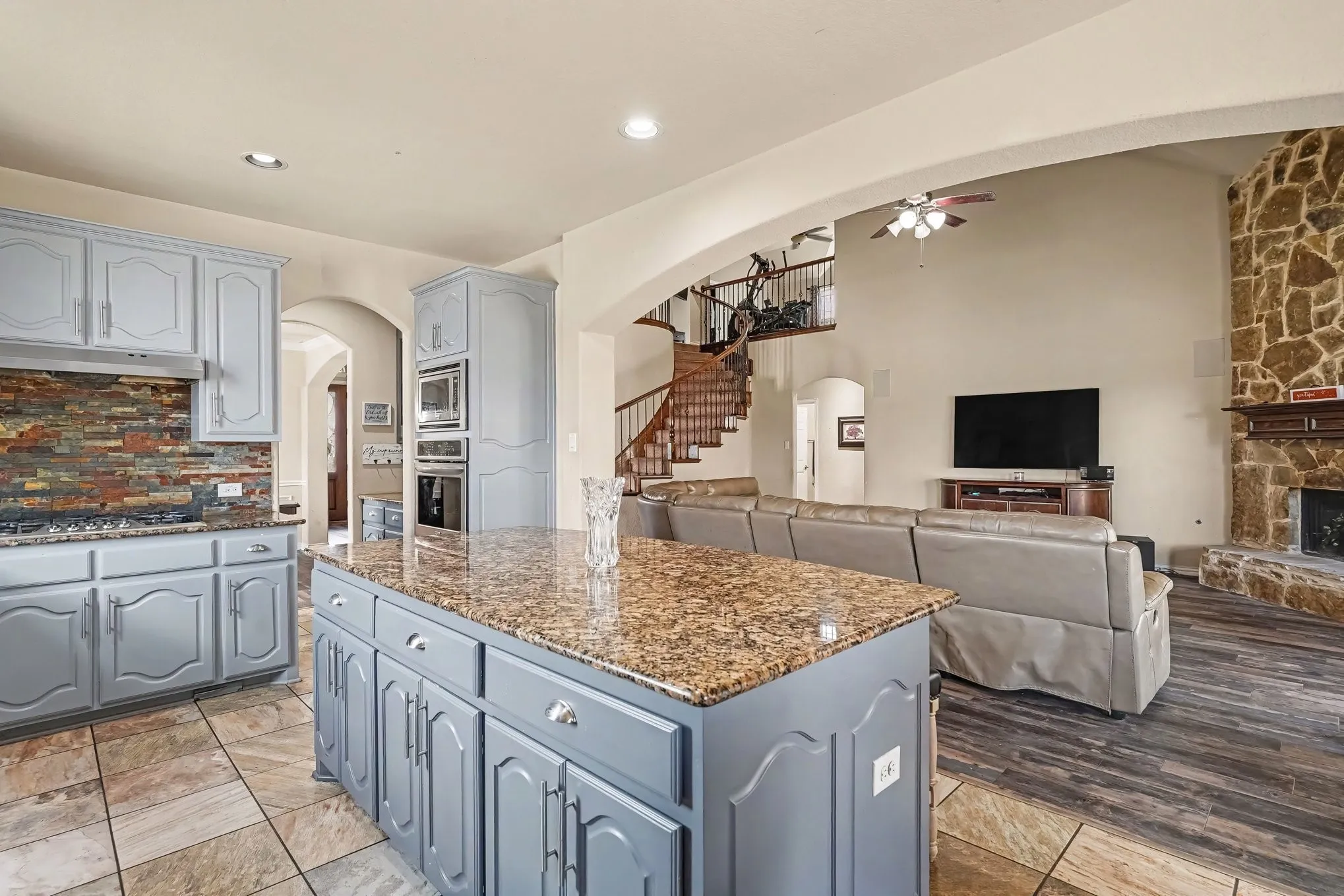 Single Family Residence For Sale in Tarrant County , 1613 Fiddleneck Street, Fort Worth, Texas 76177, 6 Bedroom, 4 Bathroom, 2 Garage spaces, 3,994 Sqft, built in 2016, mls#21376990, Real Estate Agent in Fort Worth, Homes For Sale in Tarrant county, Homes For Sale in Fort Worth, Realtor in Fort Worth Texas, Real Estate Brokerage Independent Realty Texas, Luminita Cordes Realtor