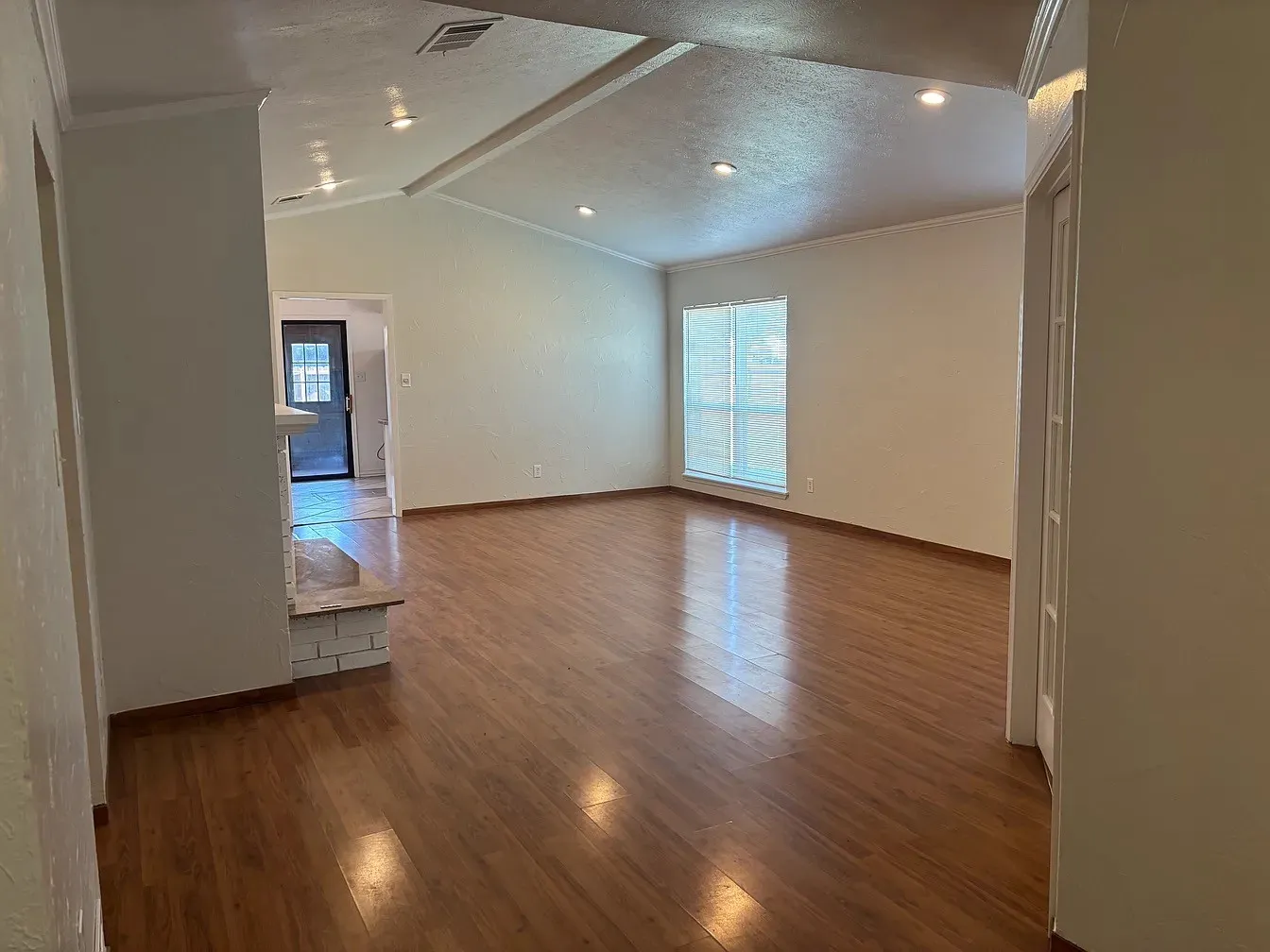 Single Family Residence For Rent in Denton County , 4184 Driscoll Drive, The Colony, Texas 75056, 4 Bedroom, 2 Bathroom, 2 Garage spaces, 1,736 Sqft, built in 1985, mls#21379732, Real Estate Agent in The Colony, Homes For Rent in Denton county, Homes For Rent in The Colony, Realtor in The Colony Texas, Real Estate Brokerage Independent Realty Texas, Luminita Cordes Realtor