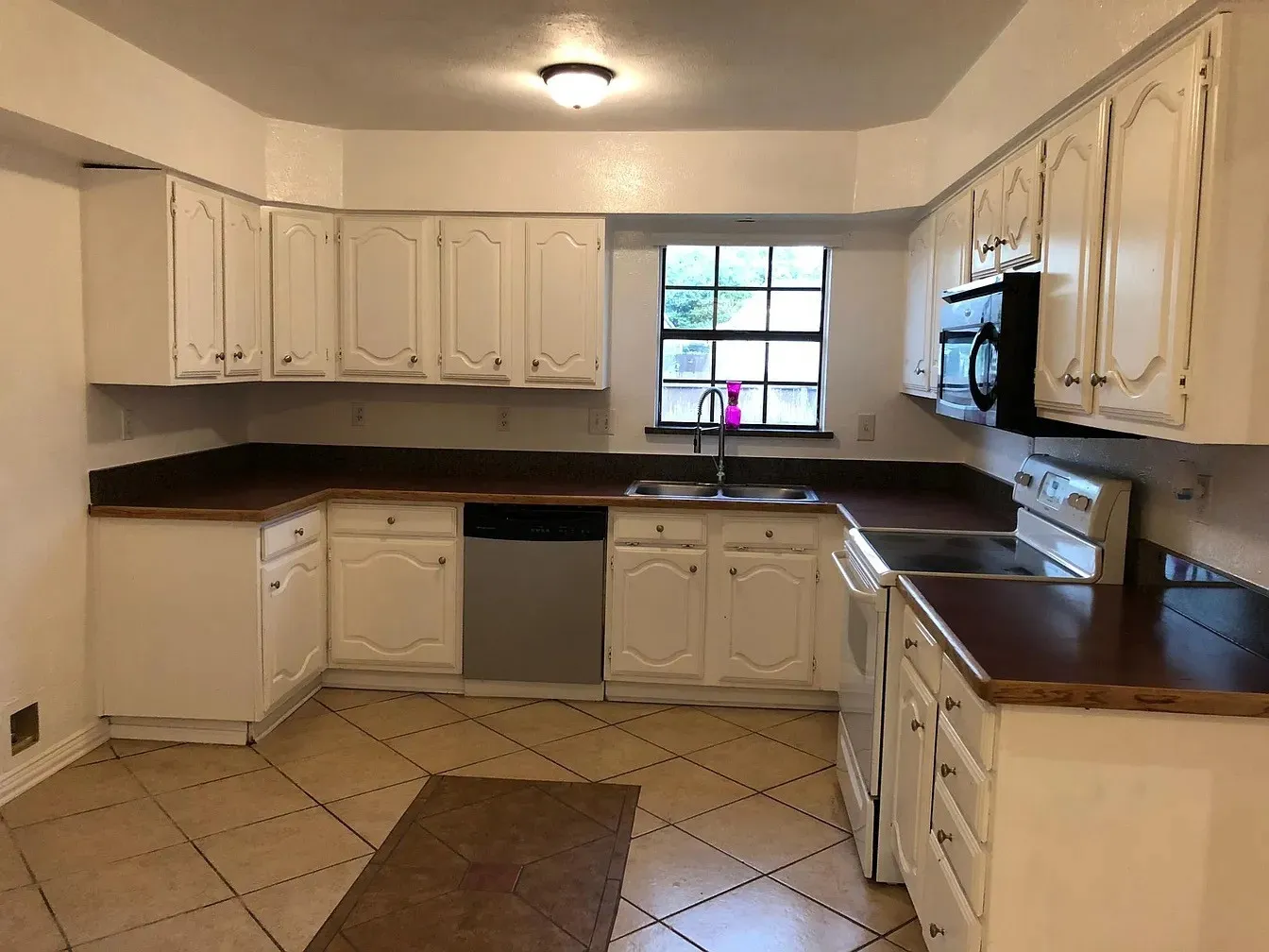 Single Family Residence For Rent in Denton County , 4184 Driscoll Drive, The Colony, Texas 75056, 4 Bedroom, 2 Bathroom, 2 Garage spaces, 1,736 Sqft, built in 1985, mls#21379732, Real Estate Agent in The Colony, Homes For Rent in Denton county, Homes For Rent in The Colony, Realtor in The Colony Texas, Real Estate Brokerage Independent Realty Texas, Luminita Cordes Realtor