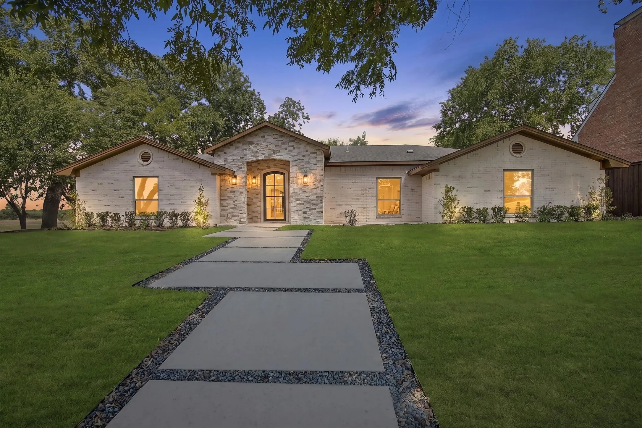 Single Family Residence For Sale in Collin County , 3703 Windmill Lane, Plano, Texas 75074, 4 Bedroom, 3 Bathroom, 2 Garage spaces, 2,774 Sqft, built in 1975, mls#21379440, Real Estate Agent in Plano, Homes For Sale in Collin county, Homes For Sale in Plano, Realtor in Plano Texas, Real Estate Brokerage Independent Realty Texas, Luminita Cordes Realtor