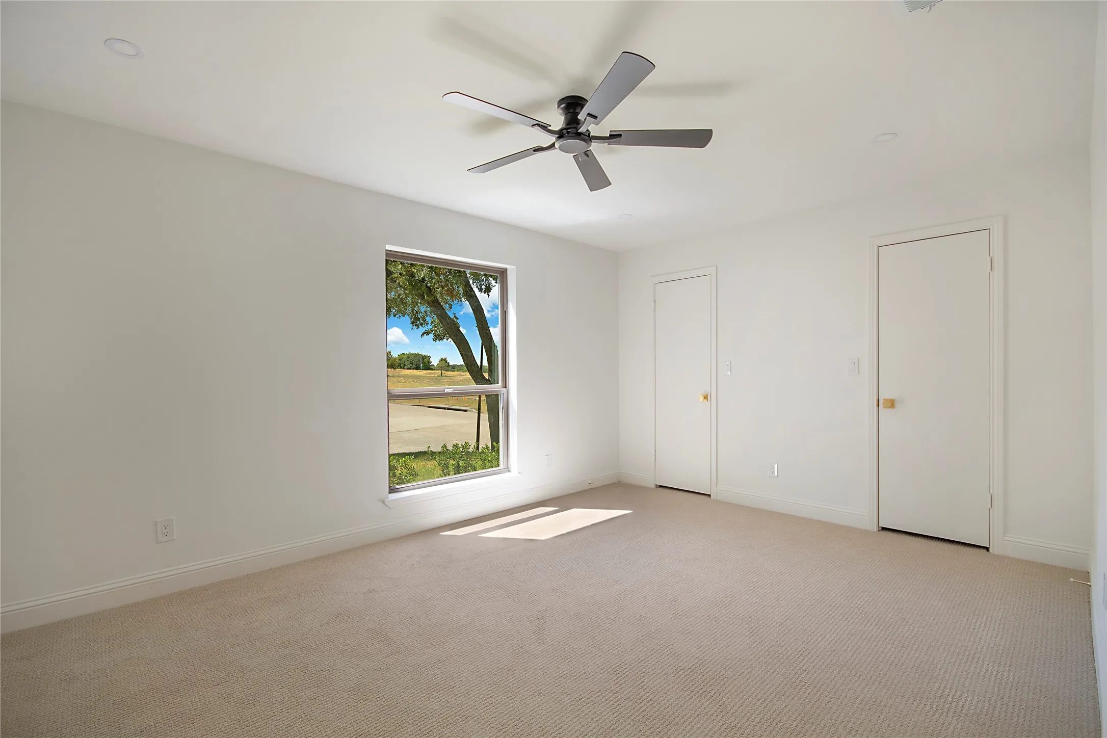 Single Family Residence For Sale in Collin County , 3703 Windmill Lane, Plano, Texas 75074, 4 Bedroom, 3 Bathroom, 2 Garage spaces, 2,774 Sqft, built in 1975, mls#21379440, Real Estate Agent in Plano, Homes For Sale in Collin county, Homes For Sale in Plano, Realtor in Plano Texas, Real Estate Brokerage Independent Realty Texas, Luminita Cordes Realtor