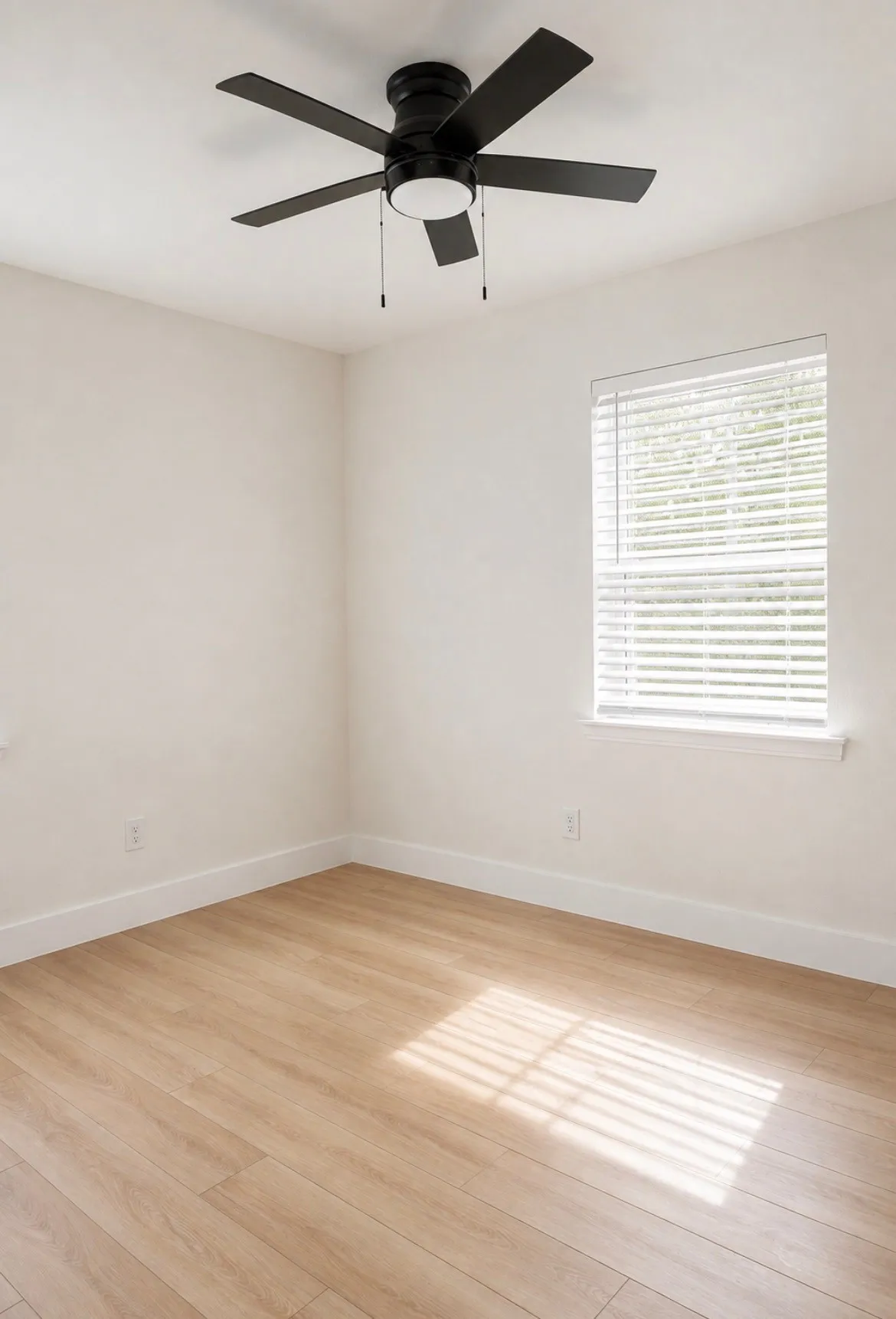 Single Family Residence For Sale in Dallas County , 310 island Drive, Richardson, Texas 75081, 3 Bedroom, 2 Bathroom, 1 Garage spaces, 1,158 Sqft, built in 1961, mls#21379612, Real Estate Agent in Richardson, Homes For Sale in Dallas county, Homes For Sale in Richardson, Realtor in Richardson Texas, Real Estate Brokerage Independent Realty Texas, Luminita Cordes Realtor