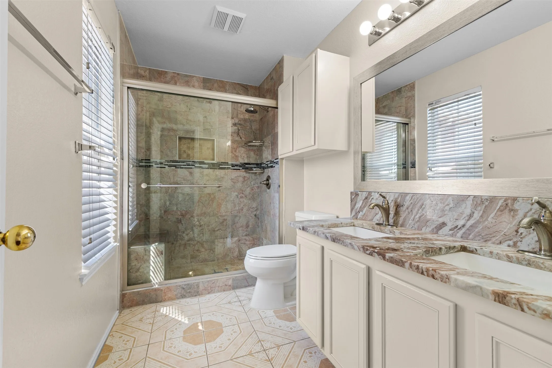 Single Family Residence For Sale in Dallas County , 4413 Stirling Drive, Garland, Texas 75043, 4 Bedroom, 3 Bathroom, 2 Garage spaces, 2,628 Sqft, built in 2001, mls#21379663, Real Estate Agent in Garland, Homes For Sale in Dallas county, Homes For Sale in Garland, Realtor in Garland Texas, Real Estate Brokerage Independent Realty Texas, Luminita Cordes Realtor