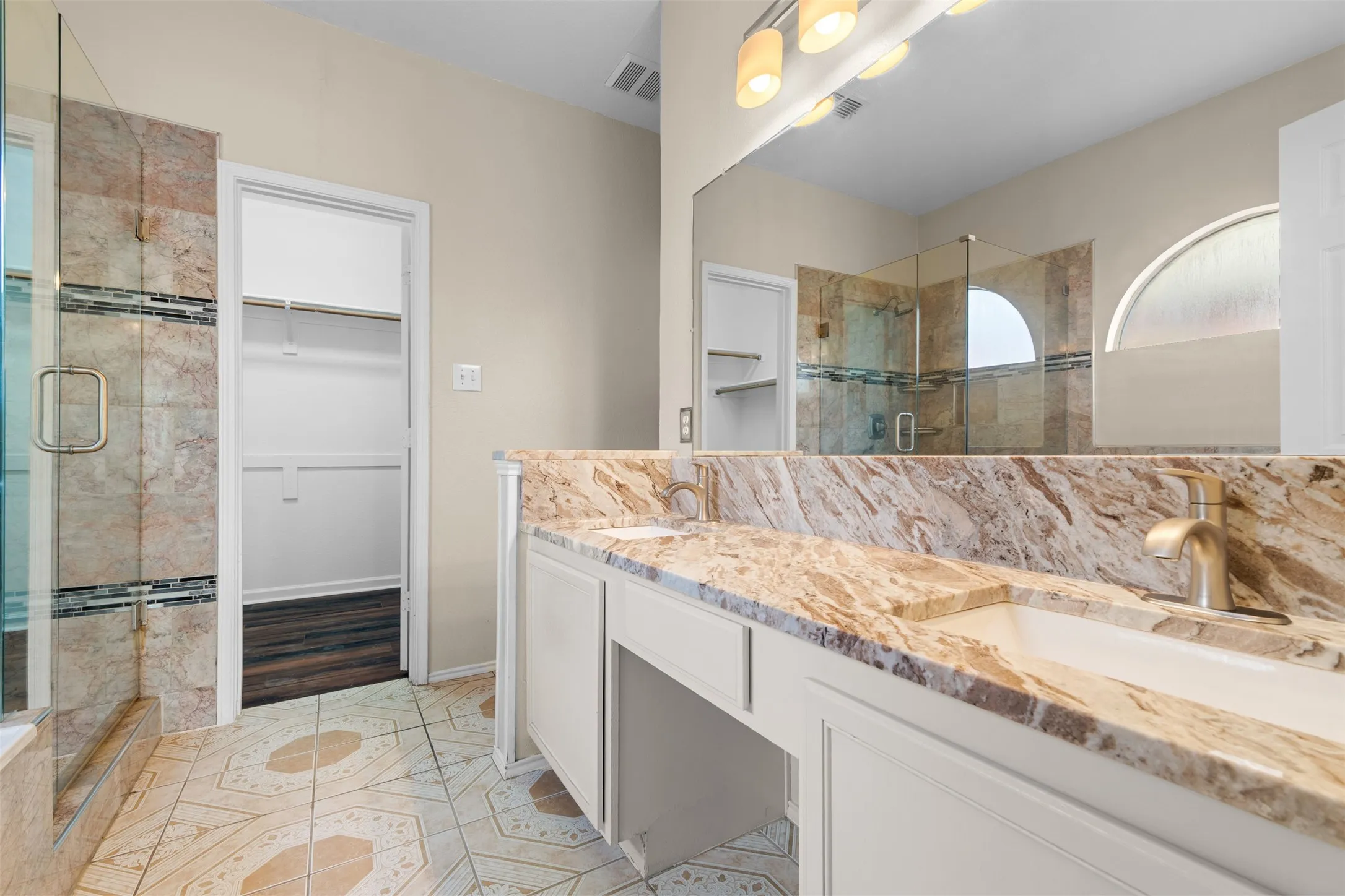 Single Family Residence For Sale in Dallas County , 4413 Stirling Drive, Garland, Texas 75043, 4 Bedroom, 3 Bathroom, 2 Garage spaces, 2,628 Sqft, built in 2001, mls#21379663, Real Estate Agent in Garland, Homes For Sale in Dallas county, Homes For Sale in Garland, Realtor in Garland Texas, Real Estate Brokerage Independent Realty Texas, Luminita Cordes Realtor
