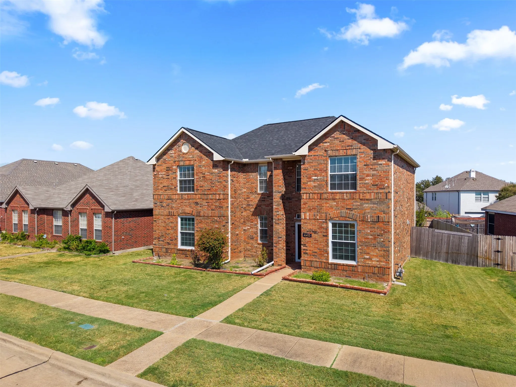 Single Family Residence For Sale in Dallas County , 4413 Stirling Drive, Garland, Texas 75043, 4 Bedroom, 3 Bathroom, 2 Garage spaces, 2,628 Sqft, built in 2001, mls#21379663, Real Estate Agent in Garland, Homes For Sale in Dallas county, Homes For Sale in Garland, Realtor in Garland Texas, Real Estate Brokerage Independent Realty Texas, Luminita Cordes Realtor