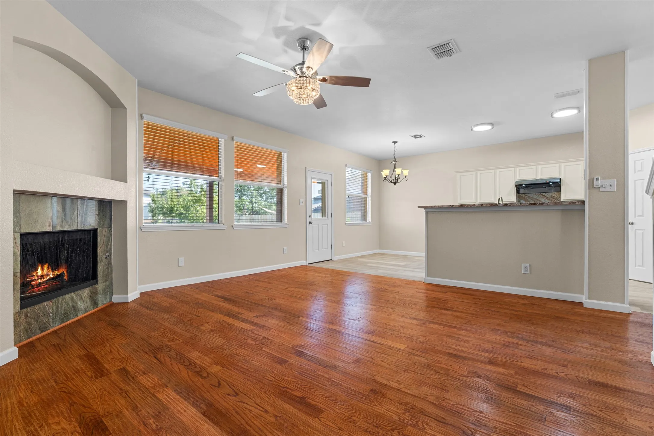 Single Family Residence For Sale in Dallas County , 4413 Stirling Drive, Garland, Texas 75043, 4 Bedroom, 3 Bathroom, 2 Garage spaces, 2,628 Sqft, built in 2001, mls#21379663, Real Estate Agent in Garland, Homes For Sale in Dallas county, Homes For Sale in Garland, Realtor in Garland Texas, Real Estate Brokerage Independent Realty Texas, Luminita Cordes Realtor