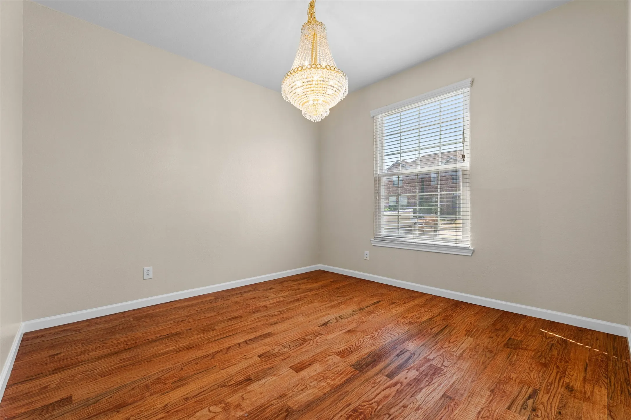 Single Family Residence For Sale in Dallas County , 4413 Stirling Drive, Garland, Texas 75043, 4 Bedroom, 3 Bathroom, 2 Garage spaces, 2,628 Sqft, built in 2001, mls#21379663, Real Estate Agent in Garland, Homes For Sale in Dallas county, Homes For Sale in Garland, Realtor in Garland Texas, Real Estate Brokerage Independent Realty Texas, Luminita Cordes Realtor