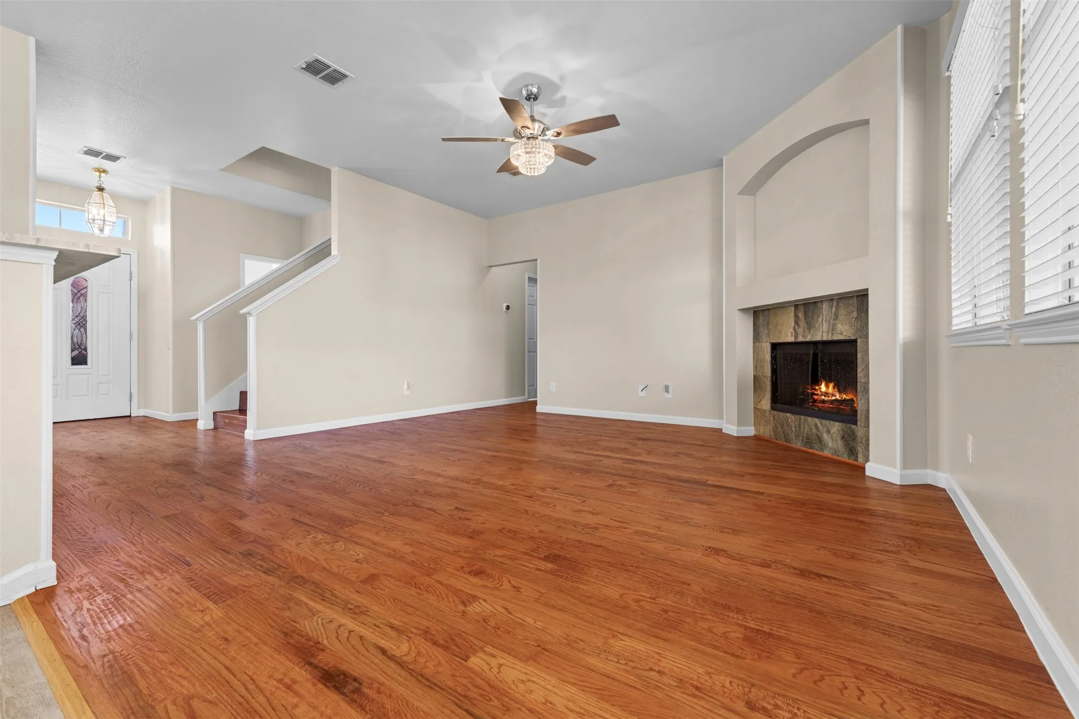 Single Family Residence For Sale in Dallas County , 4413 Stirling Drive, Garland, Texas 75043, 4 Bedroom, 3 Bathroom, 2 Garage spaces, 2,628 Sqft, built in 2001, mls#21379663, Real Estate Agent in Garland, Homes For Sale in Dallas county, Homes For Sale in Garland, Realtor in Garland Texas, Real Estate Brokerage Independent Realty Texas, Luminita Cordes Realtor