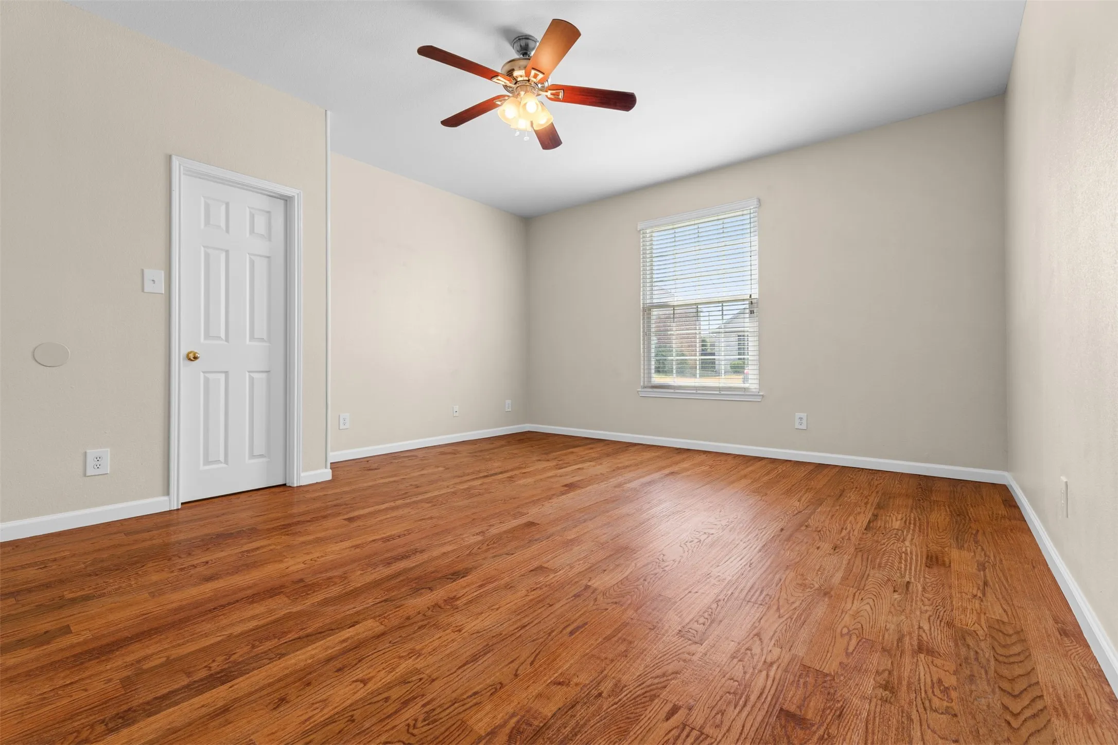 Single Family Residence For Sale in Dallas County , 4413 Stirling Drive, Garland, Texas 75043, 4 Bedroom, 3 Bathroom, 2 Garage spaces, 2,628 Sqft, built in 2001, mls#21379663, Real Estate Agent in Garland, Homes For Sale in Dallas county, Homes For Sale in Garland, Realtor in Garland Texas, Real Estate Brokerage Independent Realty Texas, Luminita Cordes Realtor