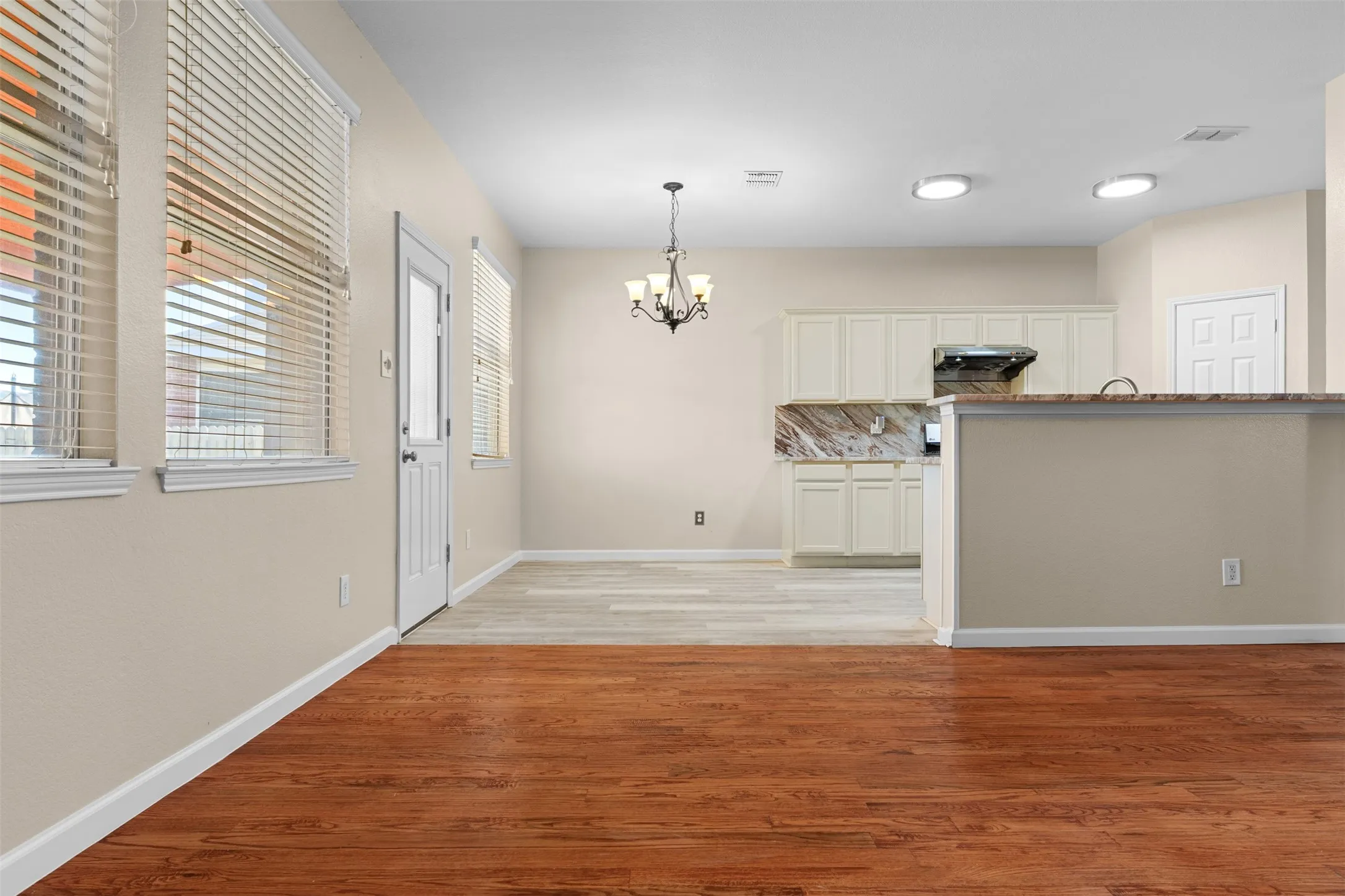 Single Family Residence For Sale in Dallas County , 4413 Stirling Drive, Garland, Texas 75043, 4 Bedroom, 3 Bathroom, 2 Garage spaces, 2,628 Sqft, built in 2001, mls#21379663, Real Estate Agent in Garland, Homes For Sale in Dallas county, Homes For Sale in Garland, Realtor in Garland Texas, Real Estate Brokerage Independent Realty Texas, Luminita Cordes Realtor