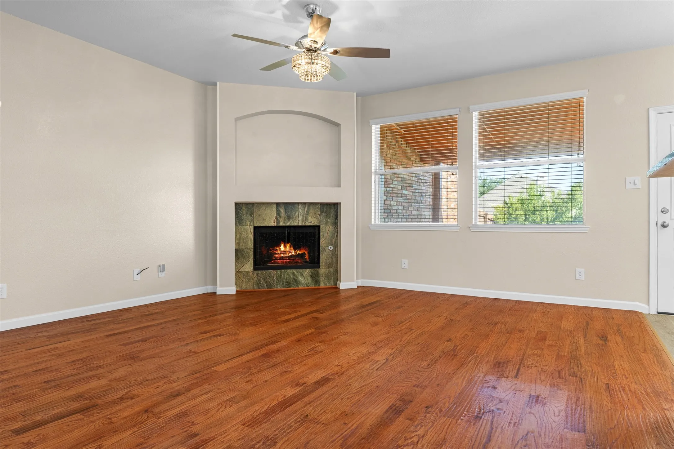 Single Family Residence For Sale in Dallas County , 4413 Stirling Drive, Garland, Texas 75043, 4 Bedroom, 3 Bathroom, 2 Garage spaces, 2,628 Sqft, built in 2001, mls#21379663, Real Estate Agent in Garland, Homes For Sale in Dallas county, Homes For Sale in Garland, Realtor in Garland Texas, Real Estate Brokerage Independent Realty Texas, Luminita Cordes Realtor
