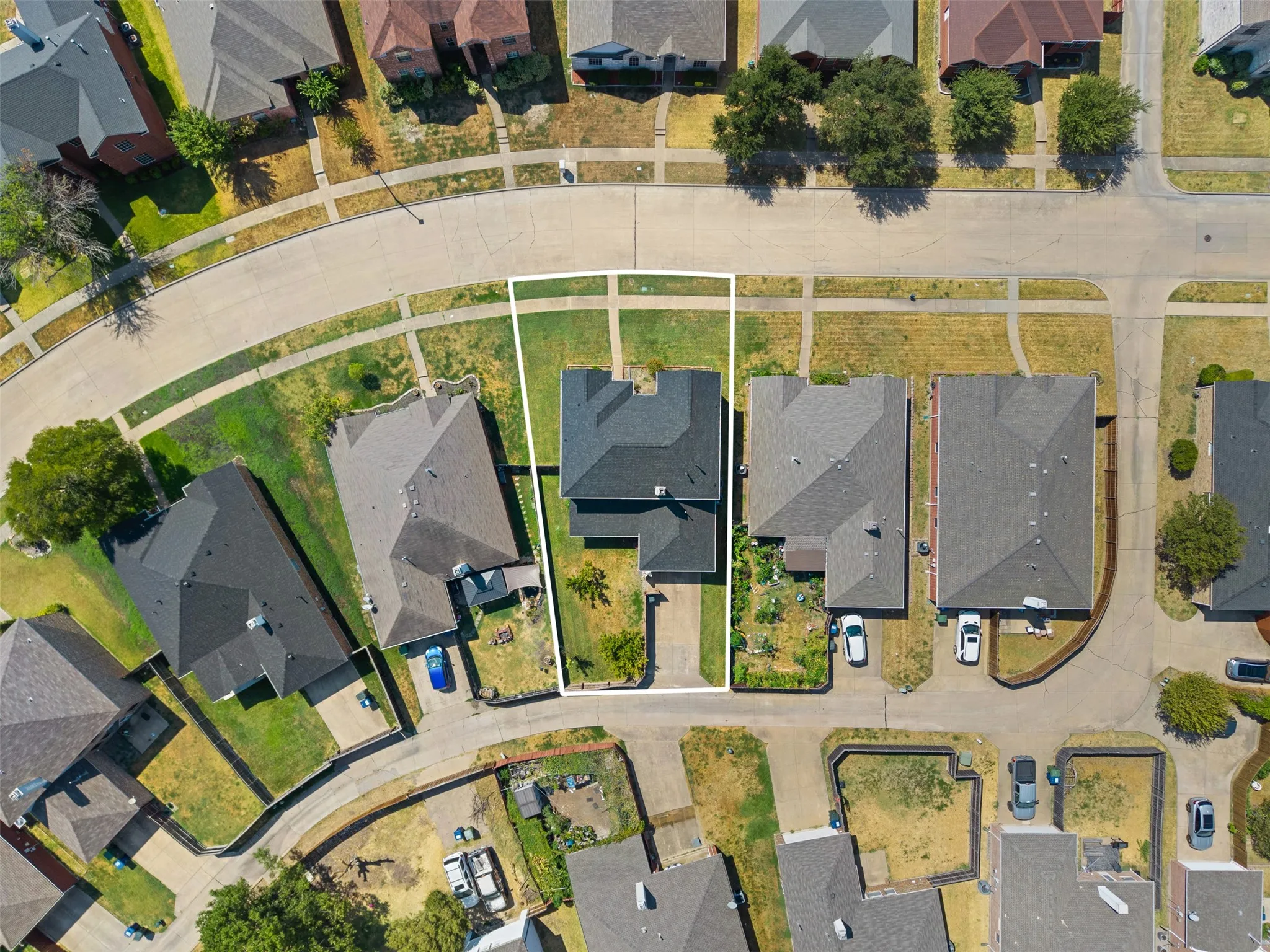 Single Family Residence For Sale in Dallas County , 4413 Stirling Drive, Garland, Texas 75043, 4 Bedroom, 3 Bathroom, 2 Garage spaces, 2,628 Sqft, built in 2001, mls#21379663, Real Estate Agent in Garland, Homes For Sale in Dallas county, Homes For Sale in Garland, Realtor in Garland Texas, Real Estate Brokerage Independent Realty Texas, Luminita Cordes Realtor