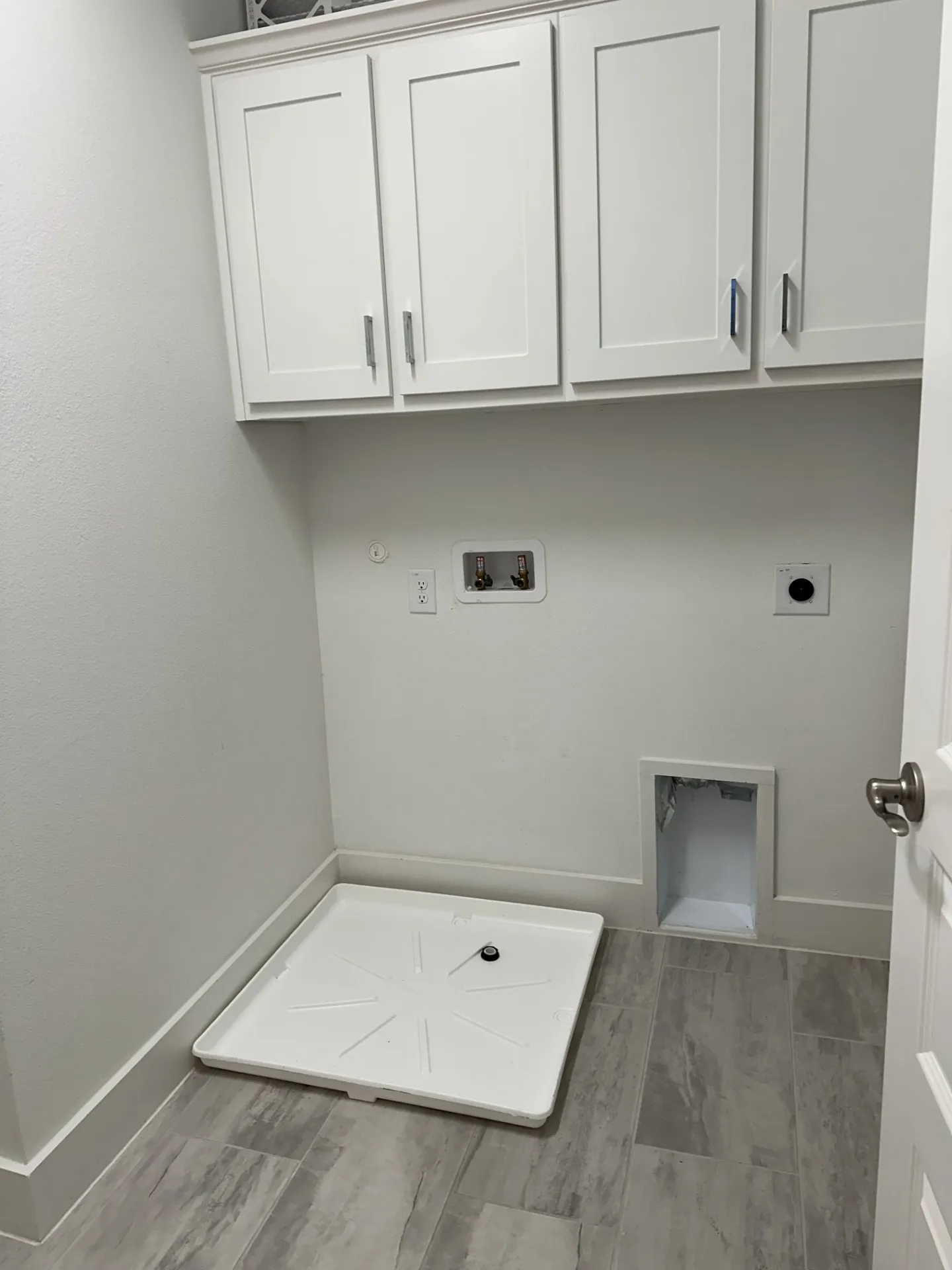 Condominium For Rent in Dallas County , 8215 Manoa Drive, Dallas, Texas 75231, 3 Bedroom, 4 Bathroom, 2 Garage spaces, 2,427 Sqft, built in 2023, mls#21379815, Real Estate Agent in Dallas, Homes For Rent in Dallas county, Homes For Rent in Dallas, Realtor in Dallas Texas, Real Estate Brokerage Independent Realty Texas, Luminita Cordes Realtor