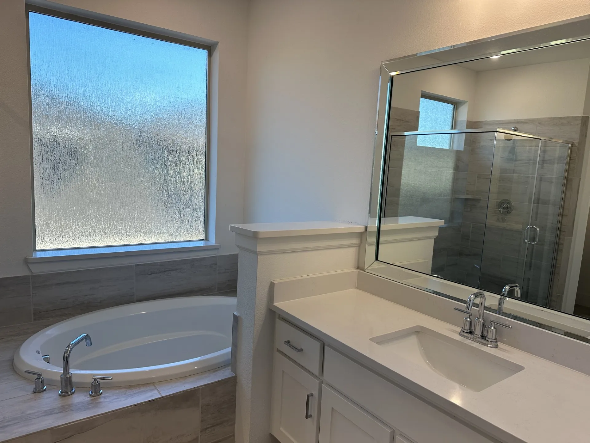 Condominium For Rent in Dallas County , 8215 Manoa Drive, Dallas, Texas 75231, 3 Bedroom, 4 Bathroom, 2 Garage spaces, 2,427 Sqft, built in 2023, mls#21379815, Real Estate Agent in Dallas, Homes For Rent in Dallas county, Homes For Rent in Dallas, Realtor in Dallas Texas, Real Estate Brokerage Independent Realty Texas, Luminita Cordes Realtor