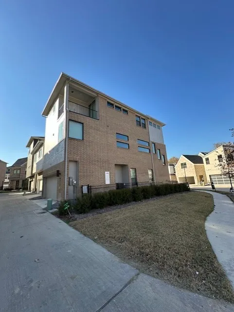 Condominium For Rent in Dallas County , 8215 Manoa Drive, Dallas, Texas 75231, 3 Bedroom, 4 Bathroom, 2 Garage spaces, 2,427 Sqft, built in 2023, mls#21379815, Real Estate Agent in Dallas, Homes For Rent in Dallas county, Homes For Rent in Dallas, Realtor in Dallas Texas, Real Estate Brokerage Independent Realty Texas, Luminita Cordes Realtor