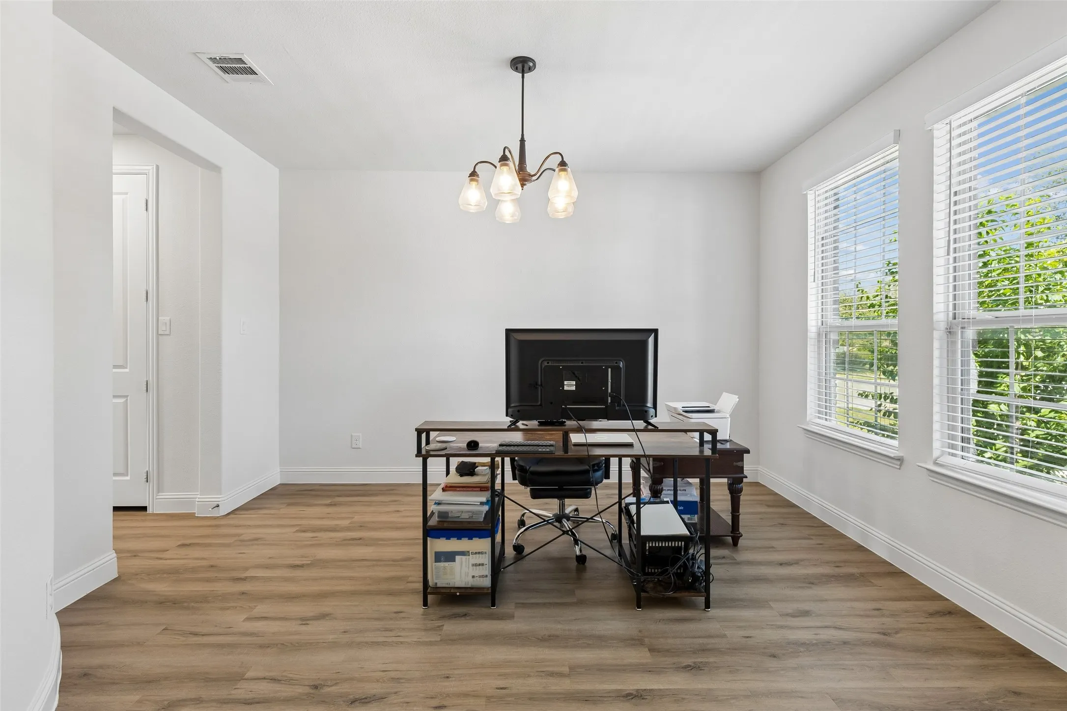 Single Family Residence For Sale in Collin County , 3103 Royal Lane, Celina, Texas 75009, 4 Bedroom, 4 Bathroom, 2 Garage spaces, 3,245 Sqft, built in 2019, mls#21379787, Real Estate Agent in Celina, Homes For Sale in Collin county, Homes For Sale in Celina, Realtor in Celina Texas, Real Estate Brokerage Independent Realty Texas, Luminita Cordes Realtor