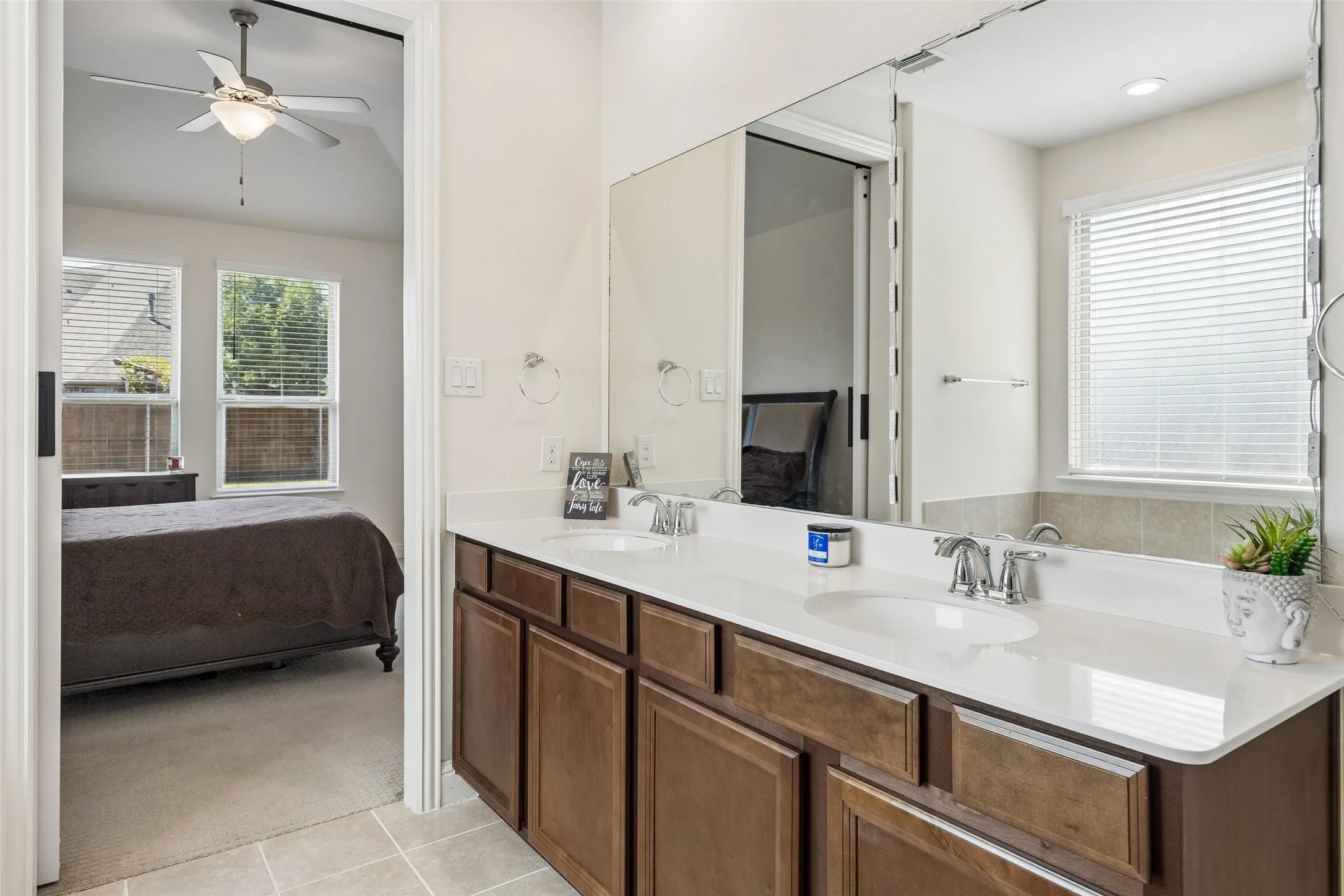Single Family Residence For Sale in Collin County , 3103 Royal Lane, Celina, Texas 75009, 4 Bedroom, 4 Bathroom, 2 Garage spaces, 3,245 Sqft, built in 2019, mls#21379787, Real Estate Agent in Celina, Homes For Sale in Collin county, Homes For Sale in Celina, Realtor in Celina Texas, Real Estate Brokerage Independent Realty Texas, Luminita Cordes Realtor
