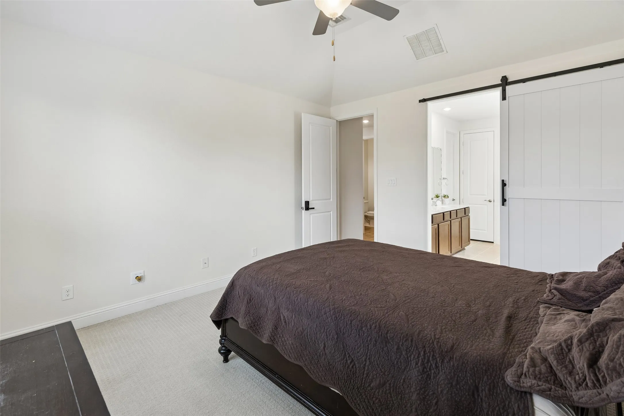 Single Family Residence For Sale in Collin County , 3103 Royal Lane, Celina, Texas 75009, 4 Bedroom, 4 Bathroom, 2 Garage spaces, 3,245 Sqft, built in 2019, mls#21379787, Real Estate Agent in Celina, Homes For Sale in Collin county, Homes For Sale in Celina, Realtor in Celina Texas, Real Estate Brokerage Independent Realty Texas, Luminita Cordes Realtor