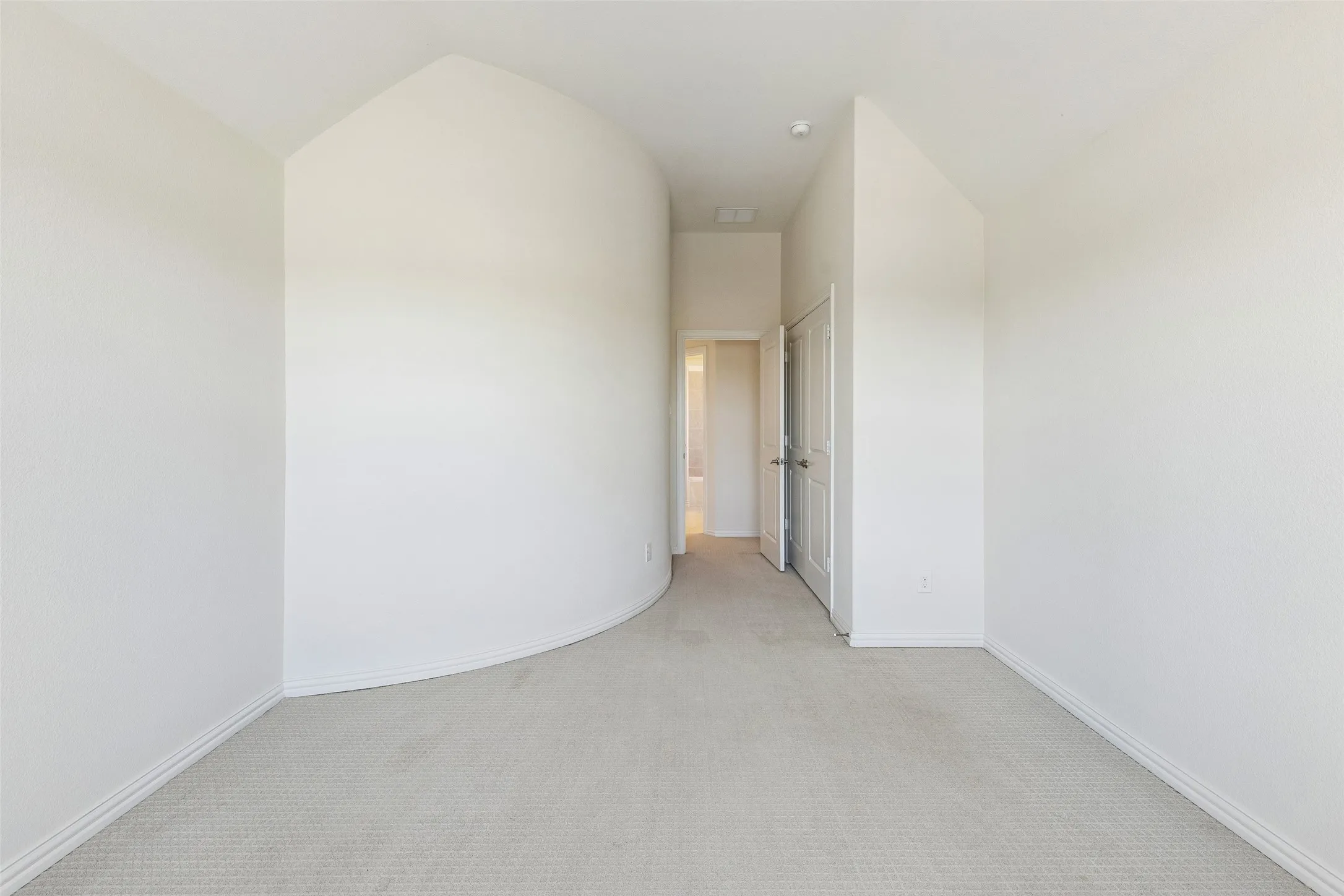 Single Family Residence For Sale in Collin County , 3103 Royal Lane, Celina, Texas 75009, 4 Bedroom, 4 Bathroom, 2 Garage spaces, 3,245 Sqft, built in 2019, mls#21379787, Real Estate Agent in Celina, Homes For Sale in Collin county, Homes For Sale in Celina, Realtor in Celina Texas, Real Estate Brokerage Independent Realty Texas, Luminita Cordes Realtor