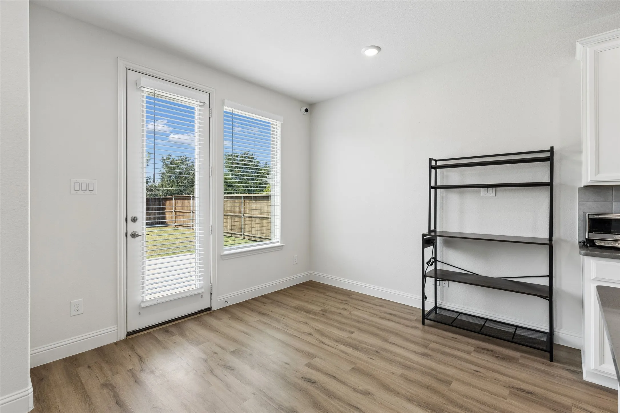 Single Family Residence For Sale in Collin County , 3103 Royal Lane, Celina, Texas 75009, 4 Bedroom, 4 Bathroom, 2 Garage spaces, 3,245 Sqft, built in 2019, mls#21379787, Real Estate Agent in Celina, Homes For Sale in Collin county, Homes For Sale in Celina, Realtor in Celina Texas, Real Estate Brokerage Independent Realty Texas, Luminita Cordes Realtor