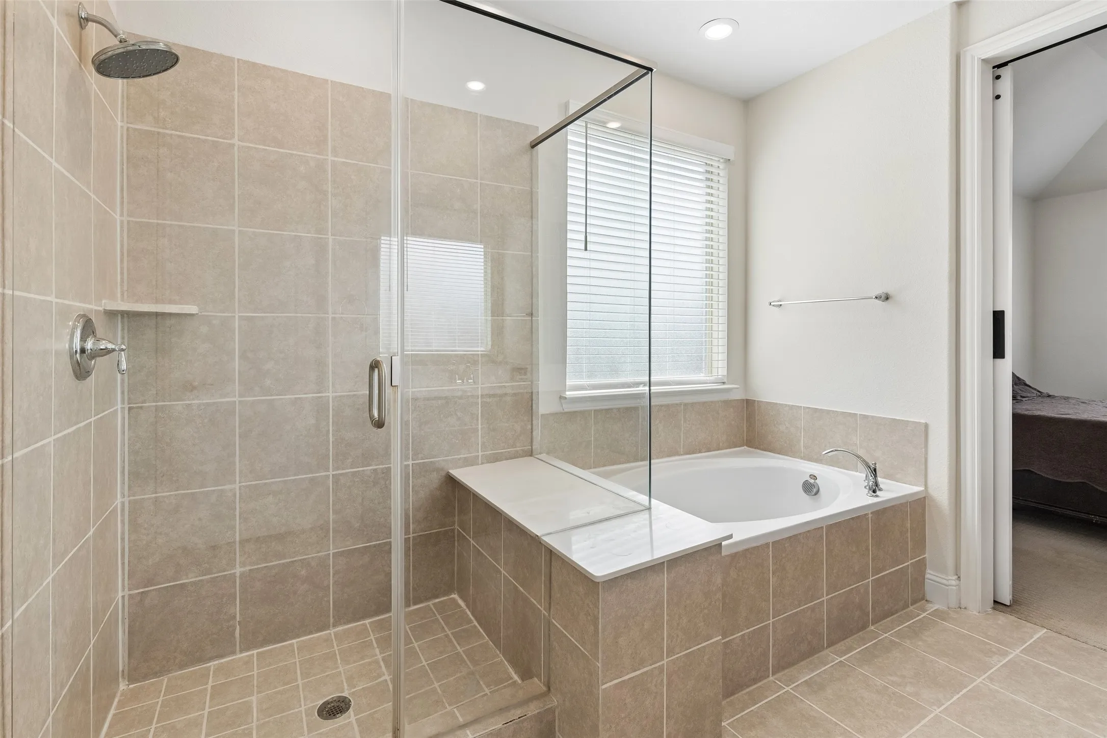Single Family Residence For Sale in Collin County , 3103 Royal Lane, Celina, Texas 75009, 4 Bedroom, 4 Bathroom, 2 Garage spaces, 3,245 Sqft, built in 2019, mls#21379787, Real Estate Agent in Celina, Homes For Sale in Collin county, Homes For Sale in Celina, Realtor in Celina Texas, Real Estate Brokerage Independent Realty Texas, Luminita Cordes Realtor