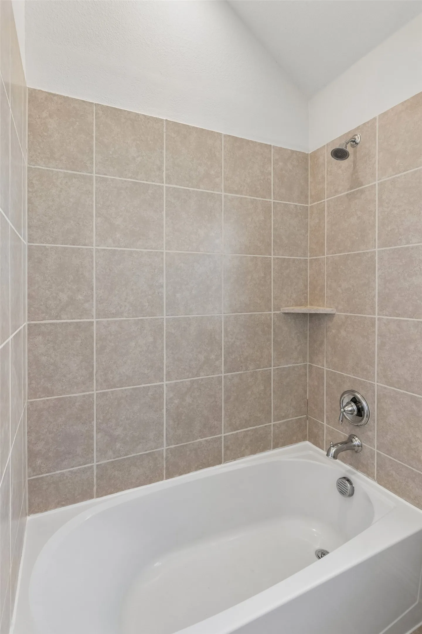 Single Family Residence For Sale in Collin County , 3103 Royal Lane, Celina, Texas 75009, 4 Bedroom, 4 Bathroom, 2 Garage spaces, 3,245 Sqft, built in 2019, mls#21379787, Real Estate Agent in Celina, Homes For Sale in Collin county, Homes For Sale in Celina, Realtor in Celina Texas, Real Estate Brokerage Independent Realty Texas, Luminita Cordes Realtor