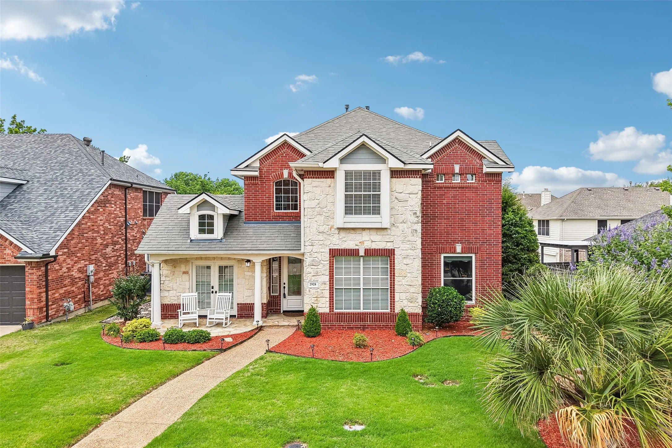 Single Family Residence For Sale in Rockwall County , 2928 Newport Drive, Rockwall, Texas 75032, 5 Bedroom, 4 Bathroom, 2 Garage spaces, 3,005 Sqft, built in 1999, mls#21379811, Real Estate Agent in Rockwall, Homes For Sale in Rockwall county, Homes For Sale in Rockwall, Realtor in Rockwall Texas, Real Estate Brokerage Independent Realty Texas, Luminita Cordes Realtor